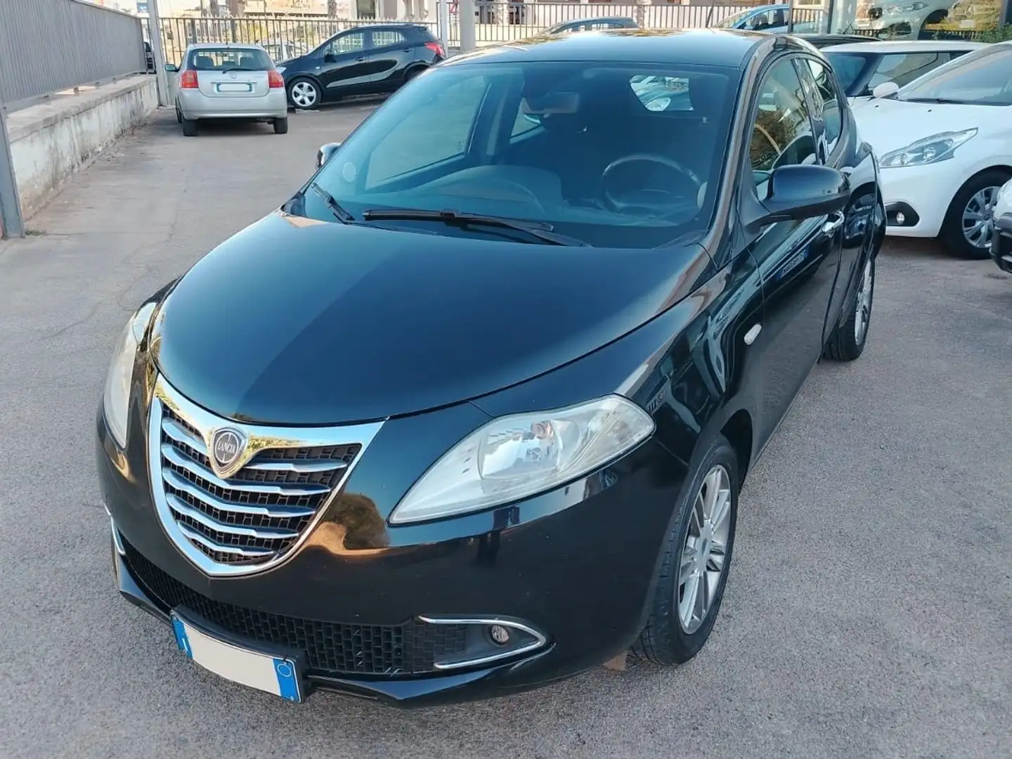 Lancia Ypsilon 5p. 1.3 Mjt Platinum Noir - 2