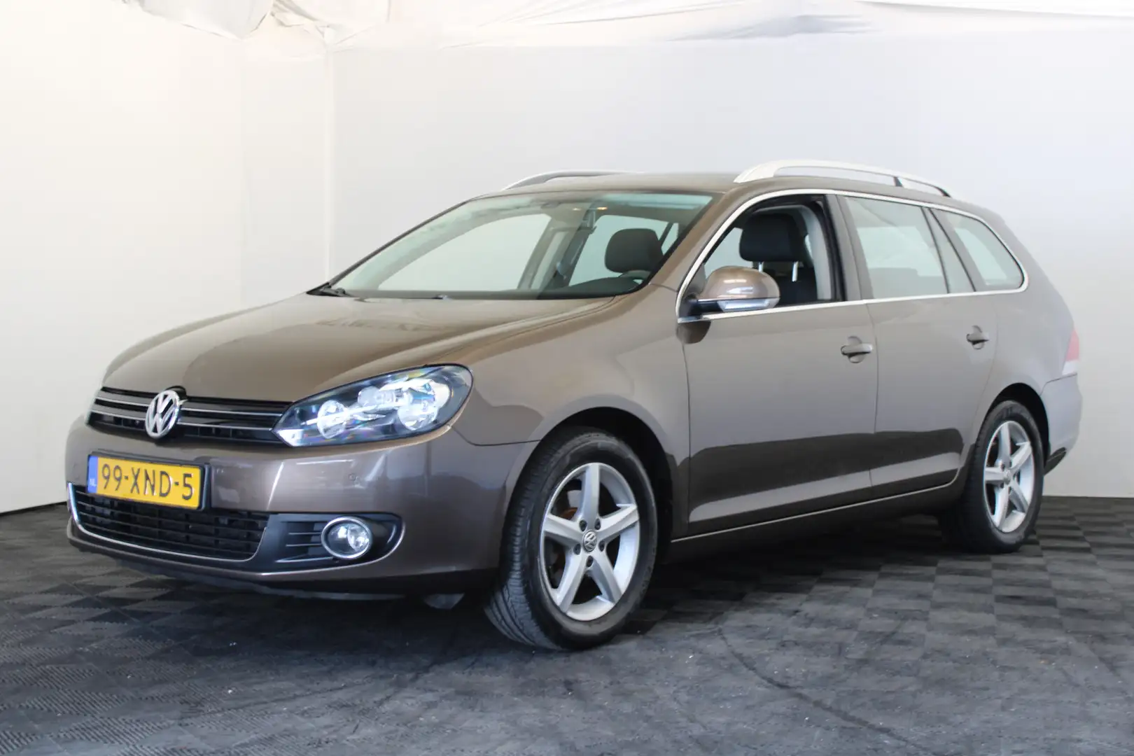 Volkswagen Golf Variant 1.2 TSI High Executive Line Hnědá - 1