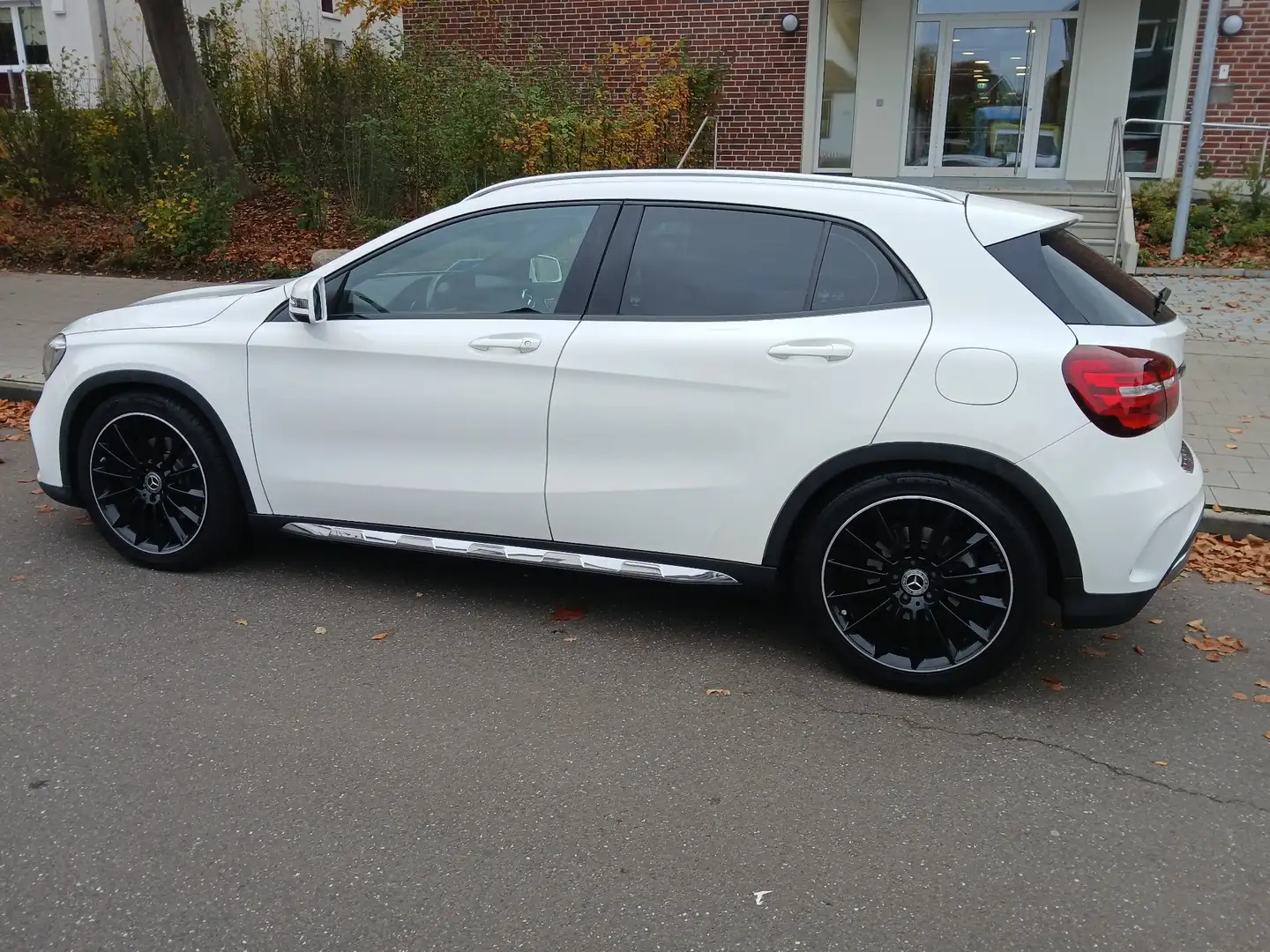 Mercedes-Benz GLA 220 d 7G-DCT Styl AMG lein AMG lein - 1