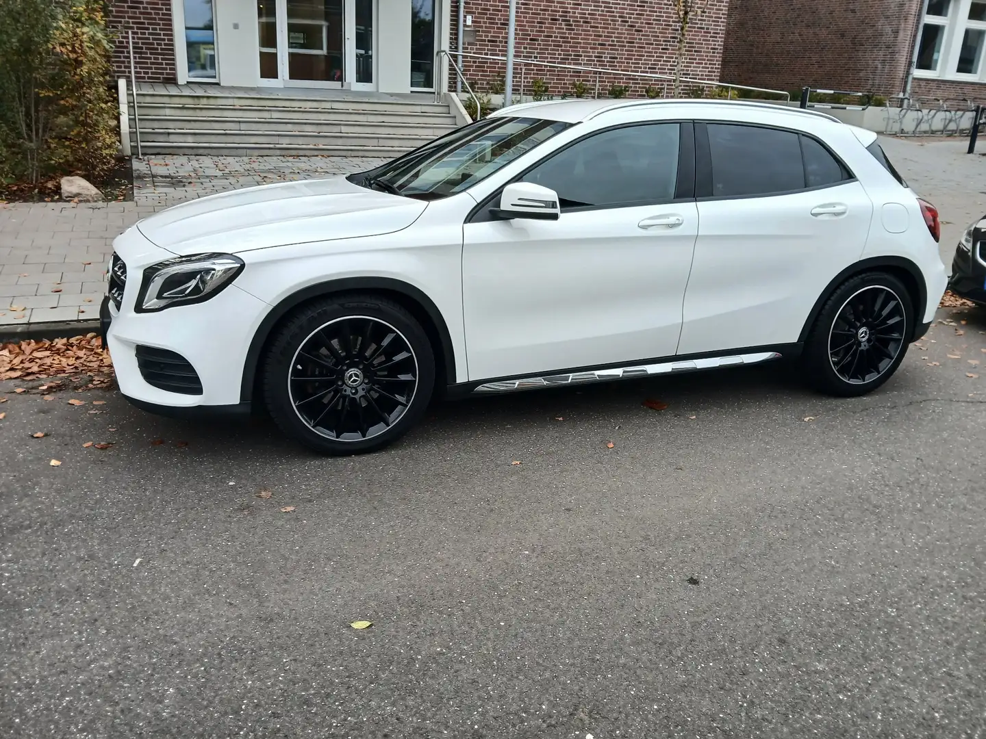 Mercedes-Benz GLA 220 d 7G-DCT Styl AMG lein AMG lein - 2