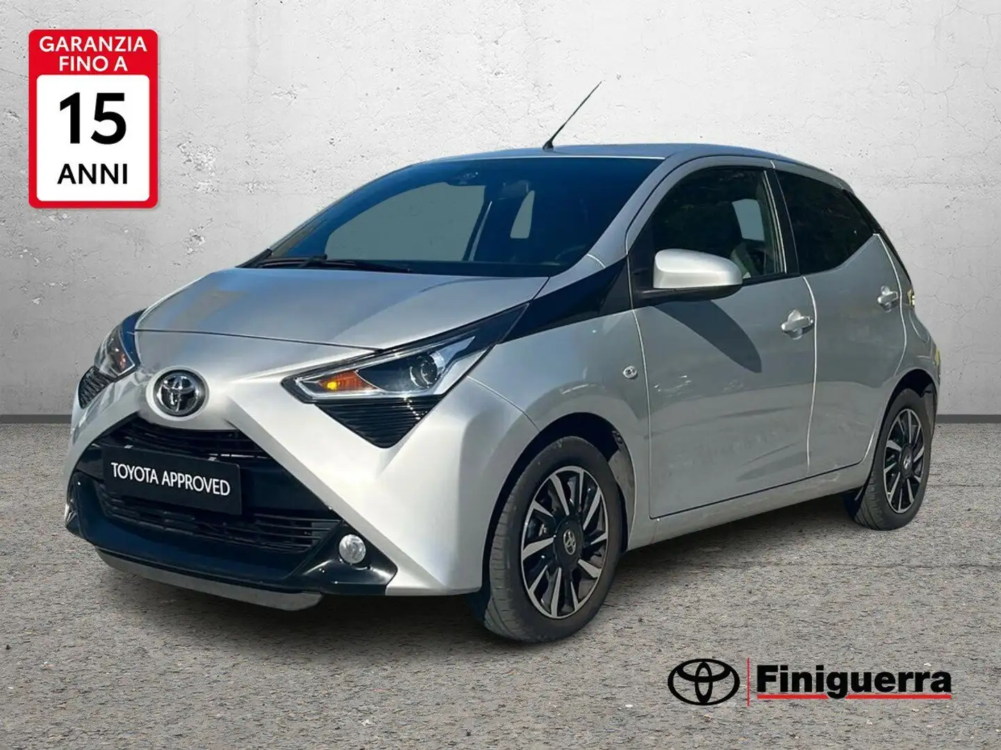 Toyota Aygo Aygo Connect 1.0 VVT-i 72 CV 5 porte x-you MMT Argento - 1