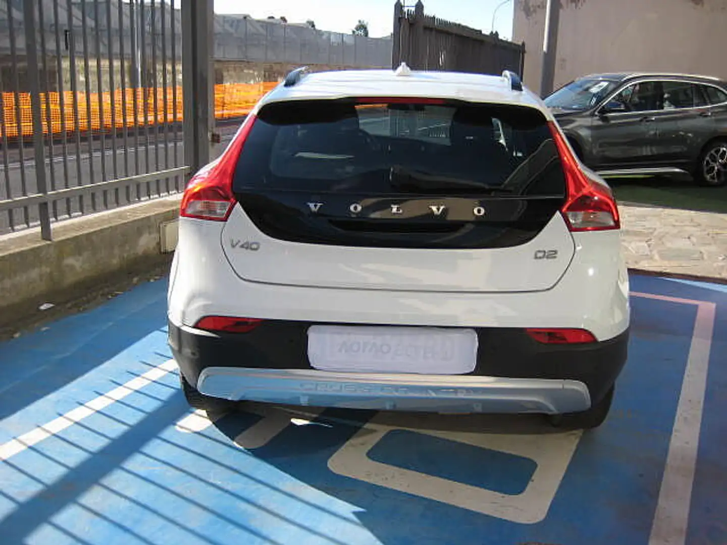 Volvo V40 Cross Country D2 CC Wit - 2