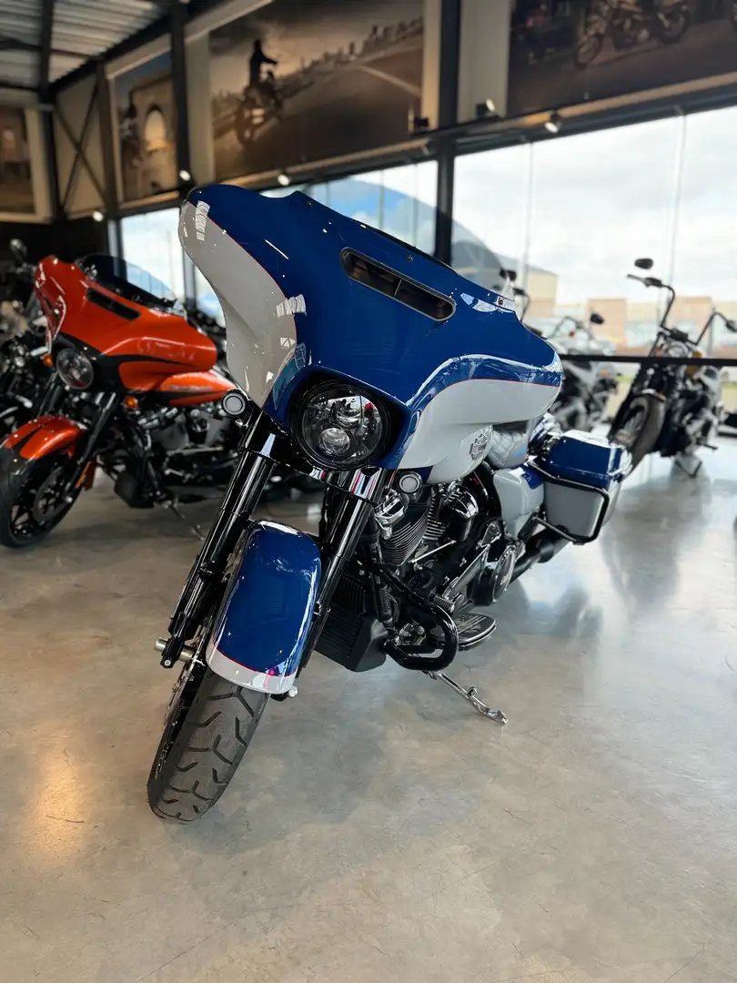 Harley-Davidson Street Glide Grau - 1