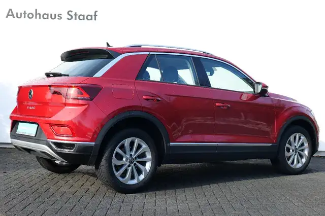 Volkswagen T-Roc view 9
