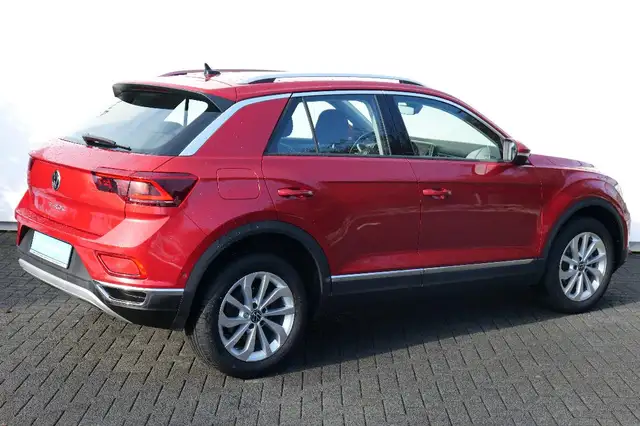 Volkswagen T-Roc view 6