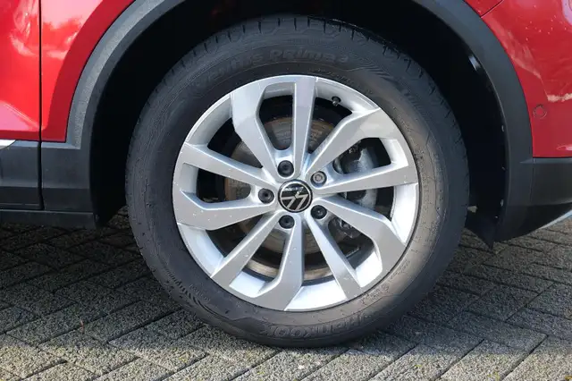 Volkswagen T-Roc view 7