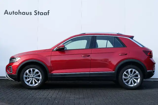 Volkswagen T-Roc view 5
