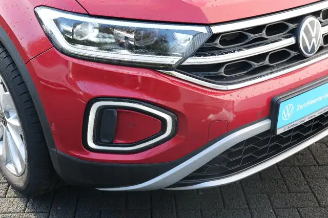 Volkswagen T-Roc view 10