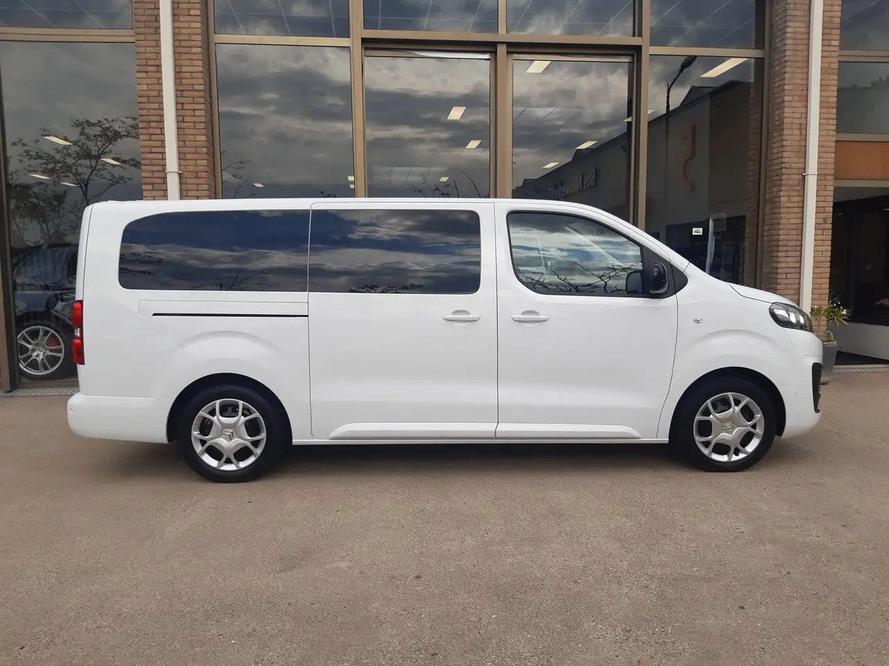 Opel Vivaro-e / Citroen E-SpaceTourer XL L3 75kWh SNELLADER Rols 11