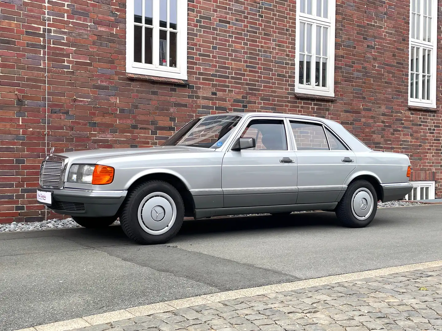 Mercedes-Benz S 260 SE *** geringe Laufleistung Silver - 1