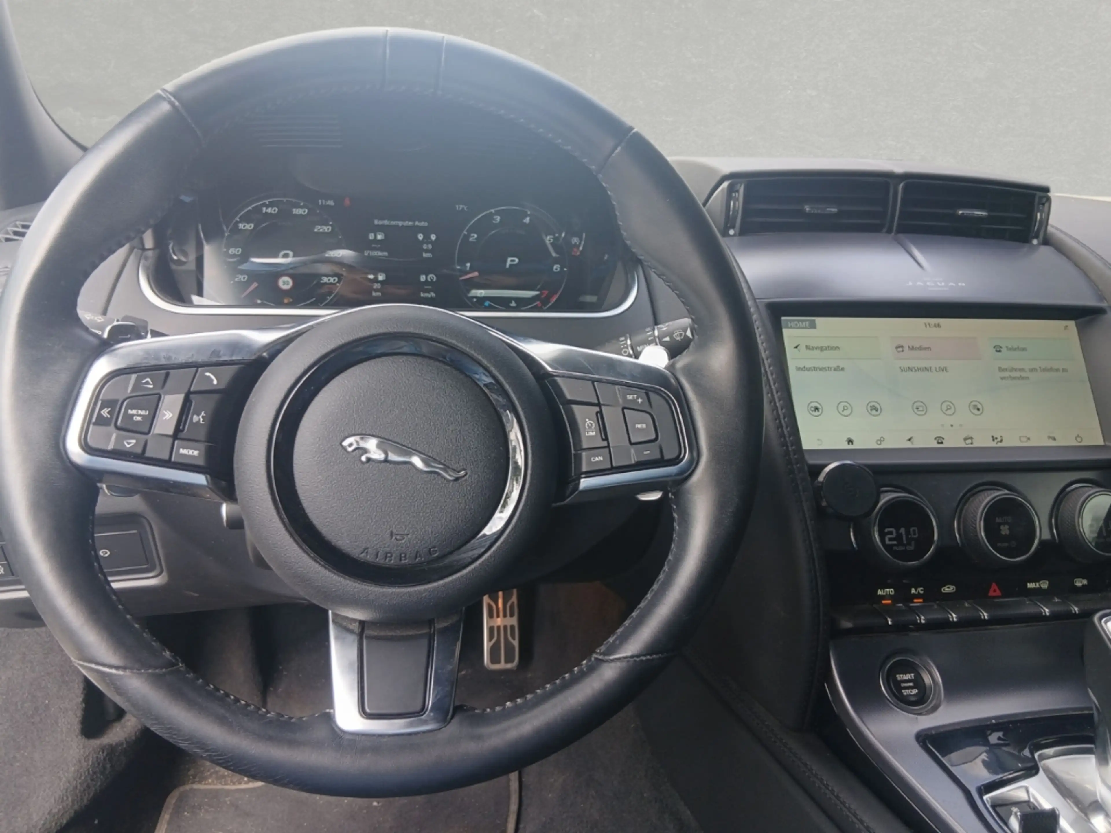 Jaguar F-Type P300 Cabriolet — photo 13