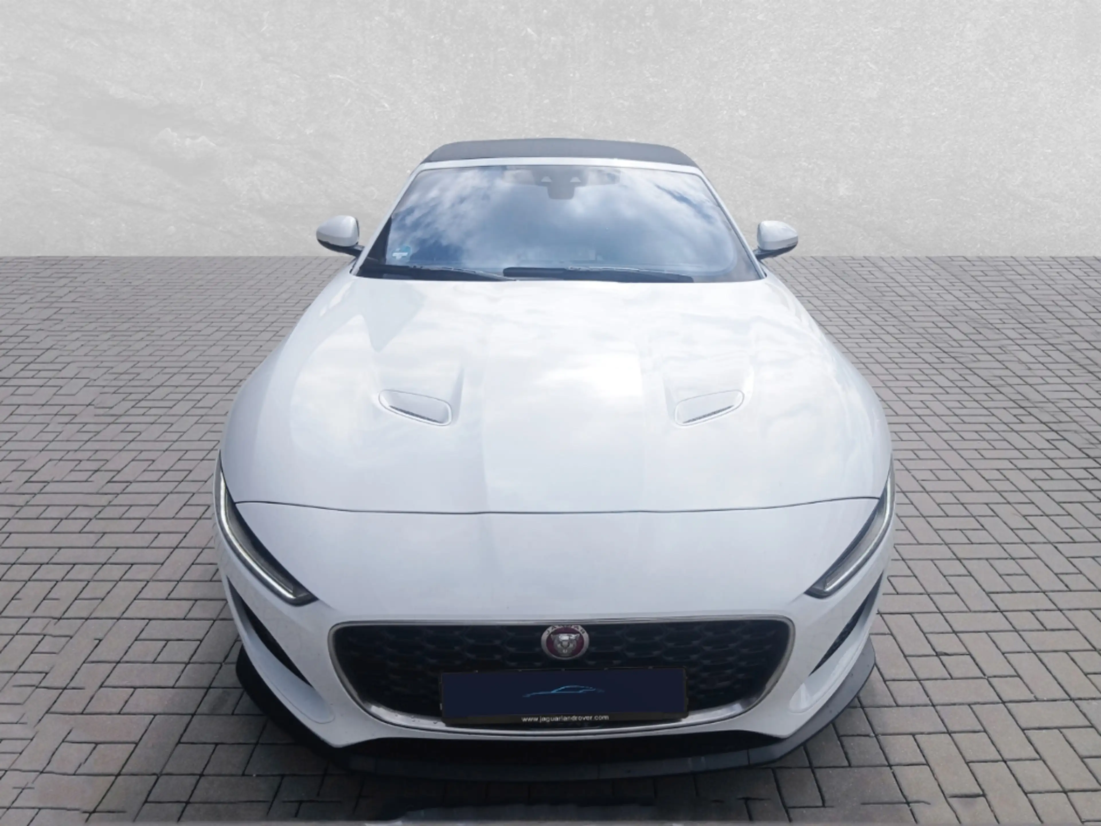Jaguar F-Type P300 Cabriolet — photo 12