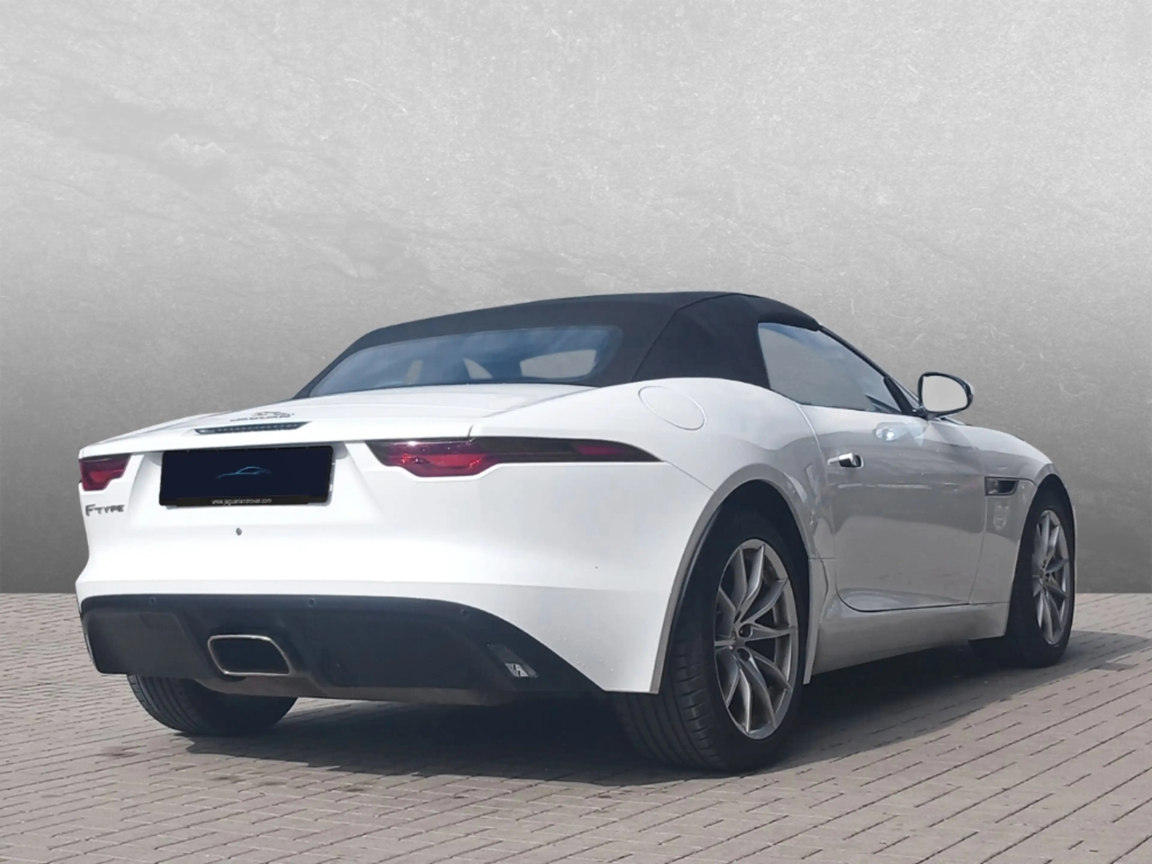 Jaguar F-Type P300 Cabriolet — photo 3