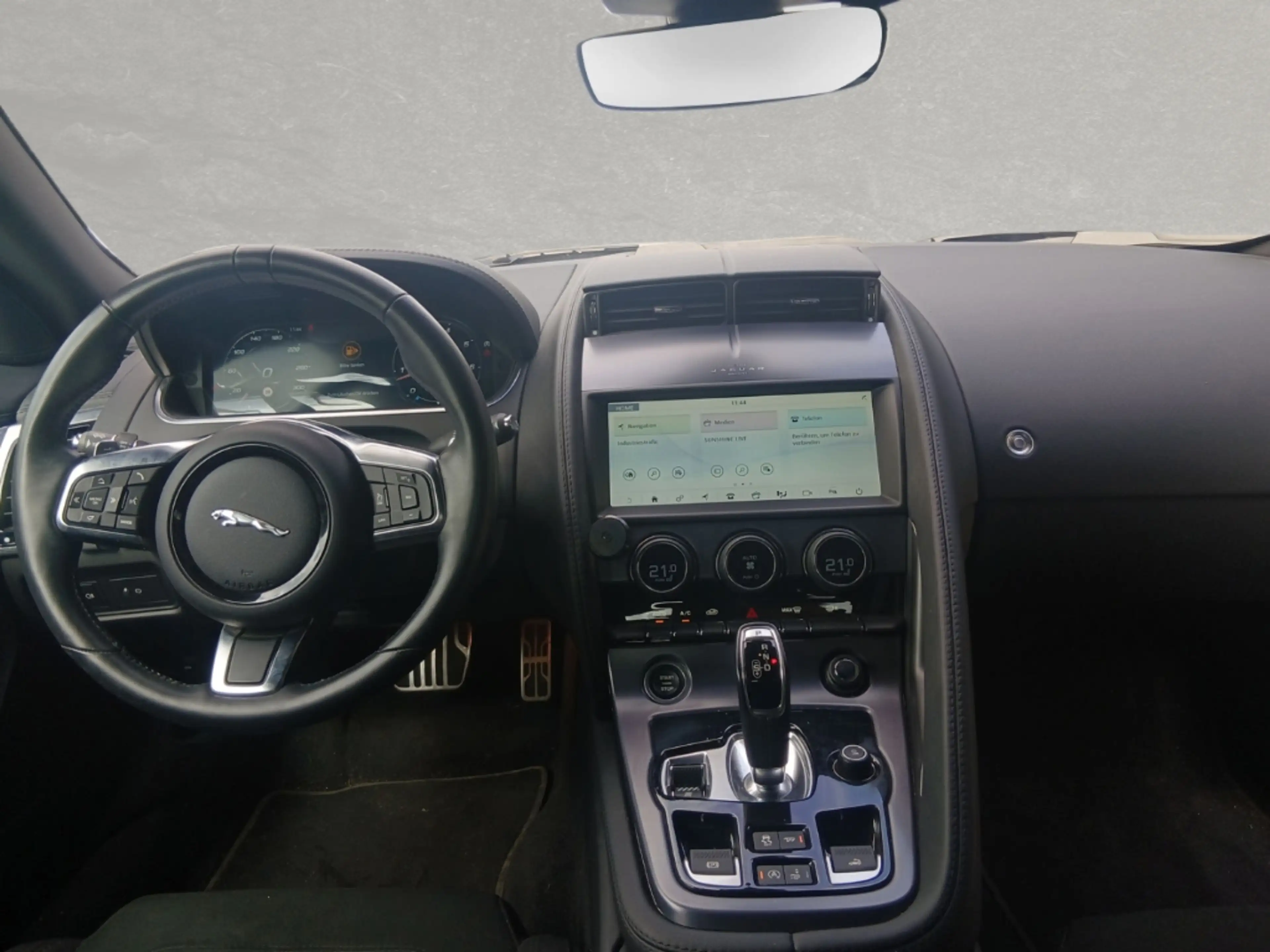 Jaguar F-Type P300 Cabriolet — photo 5