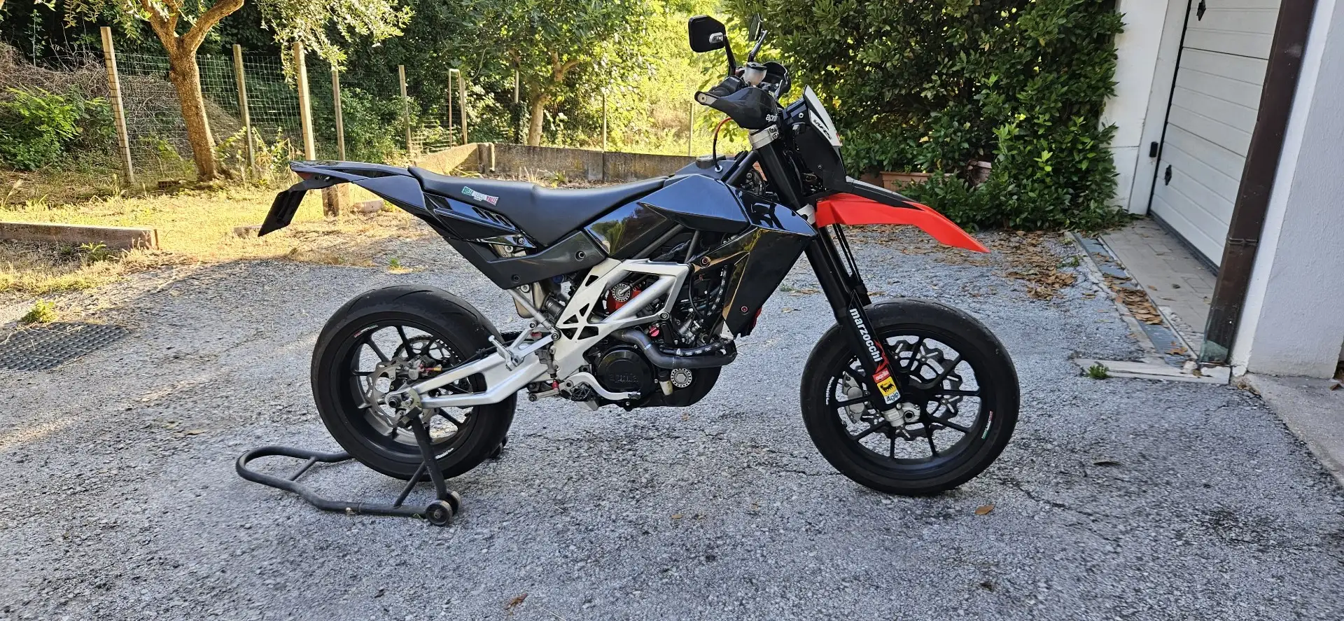 Aprilia SXV 550 cerchi marchesini e motore preparato Nero - 2