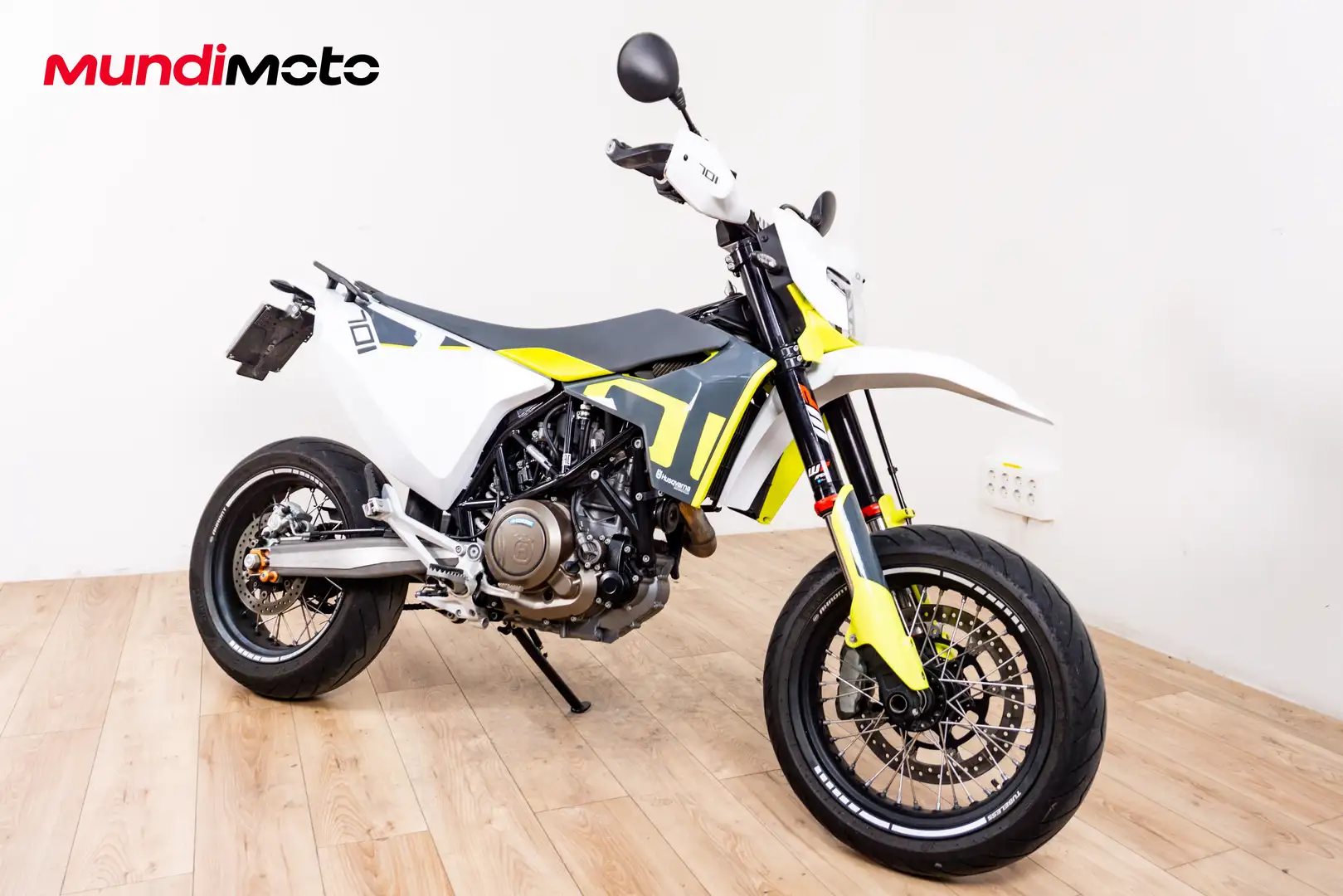 Husqvarna 701 Supermoto - 2