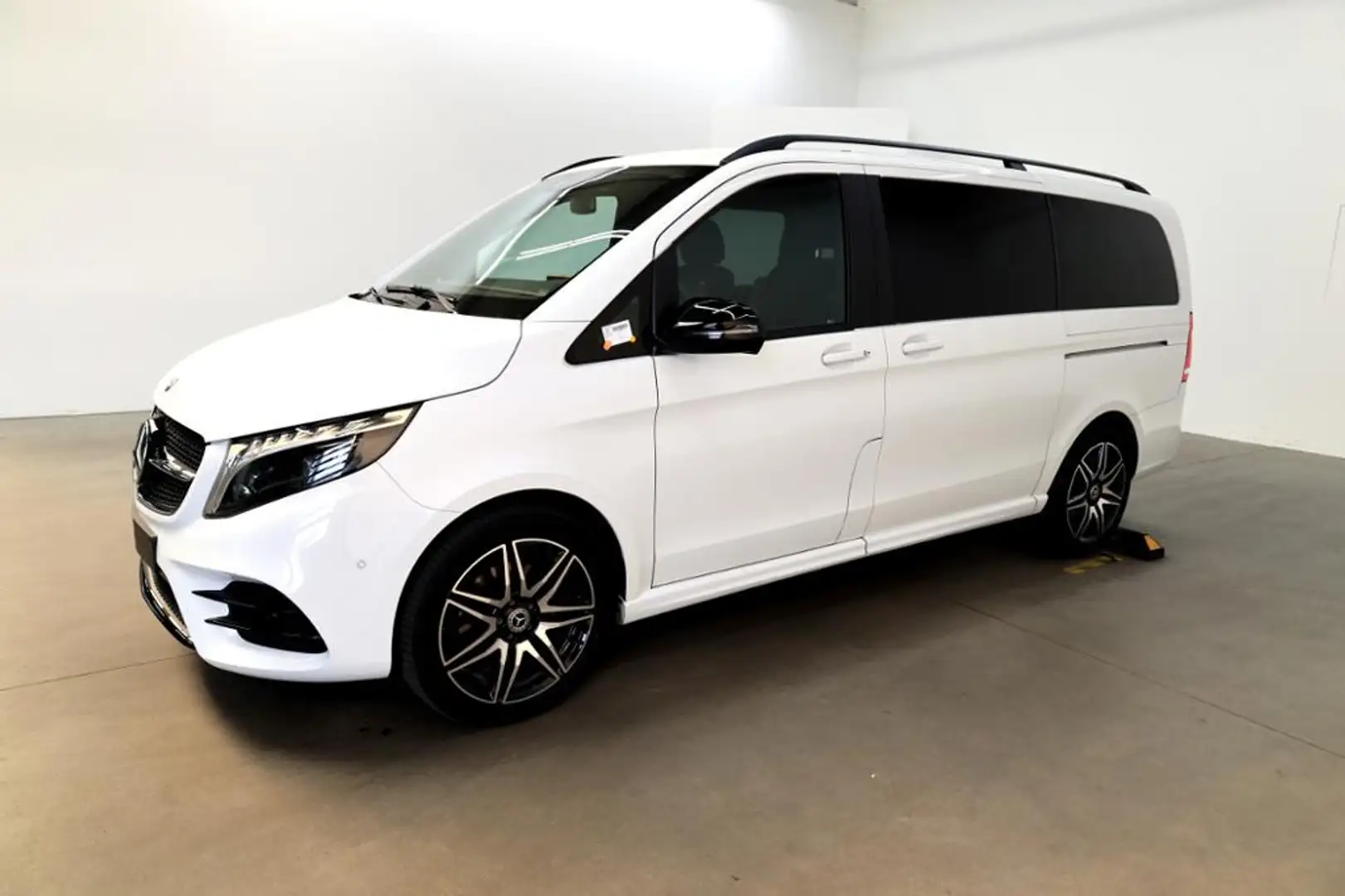 Mercedes-Benz V 220 d EDIT Lang AMG/Night-P./Panoramadach/LED Wit - 2