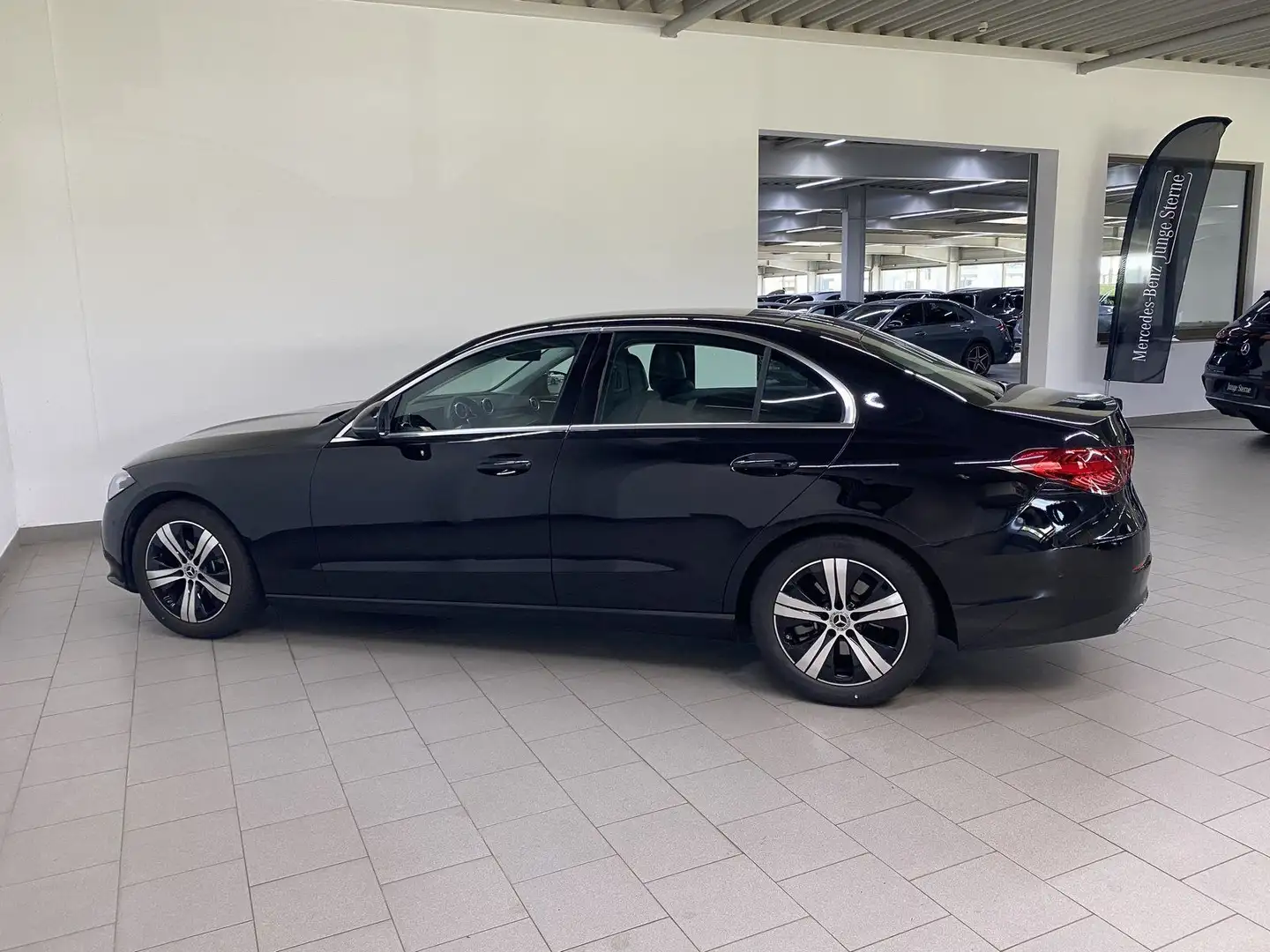 Mercedes-Benz C 180 AVANTGARDE+LED+NAV+KAMERA+LENKHZG+AMBIENTE Noir - 2