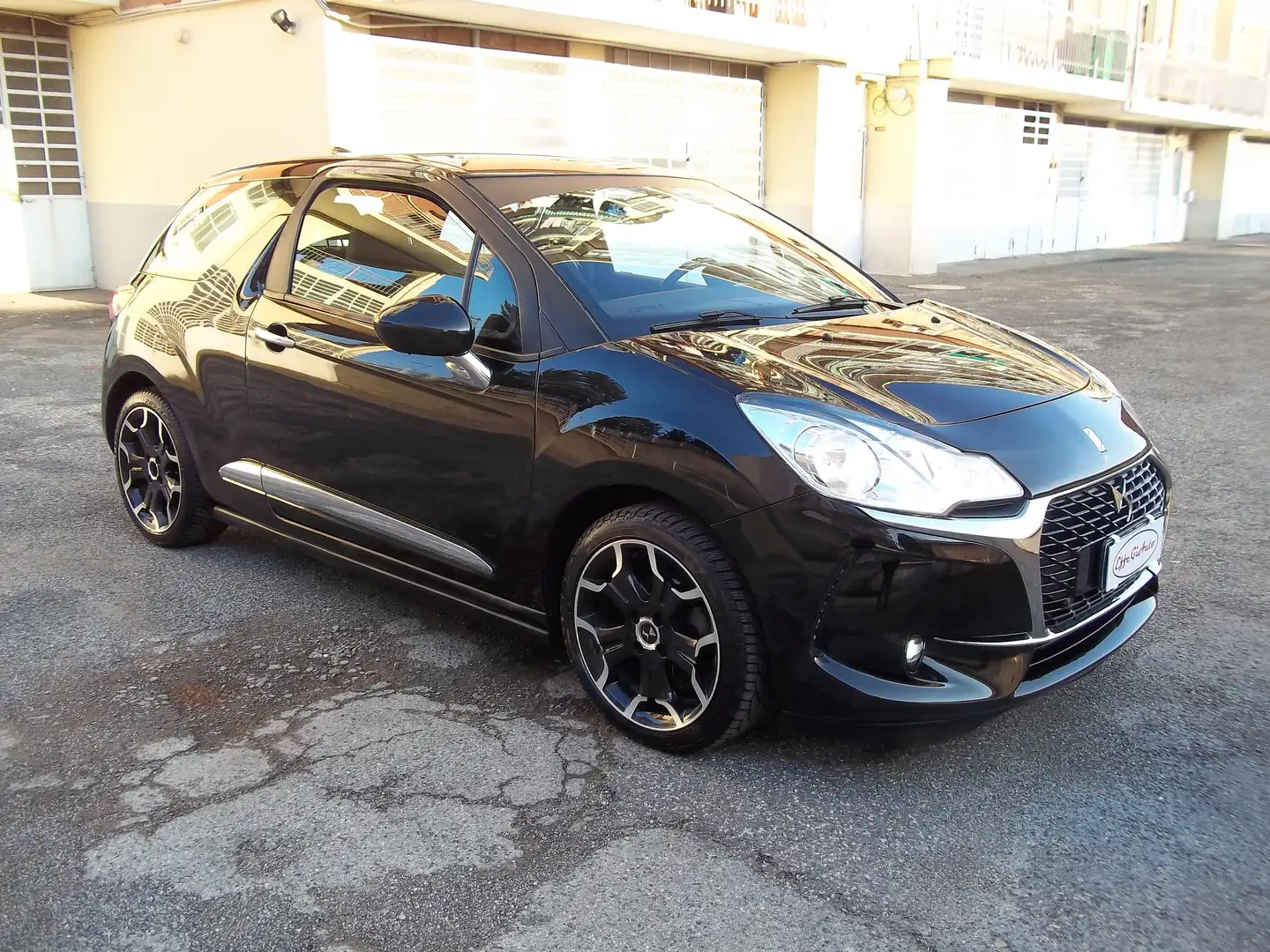 DS Automobiles DS 3 So Chic 1.2 Vti GPL Valido sino al 2027 Noir - 2