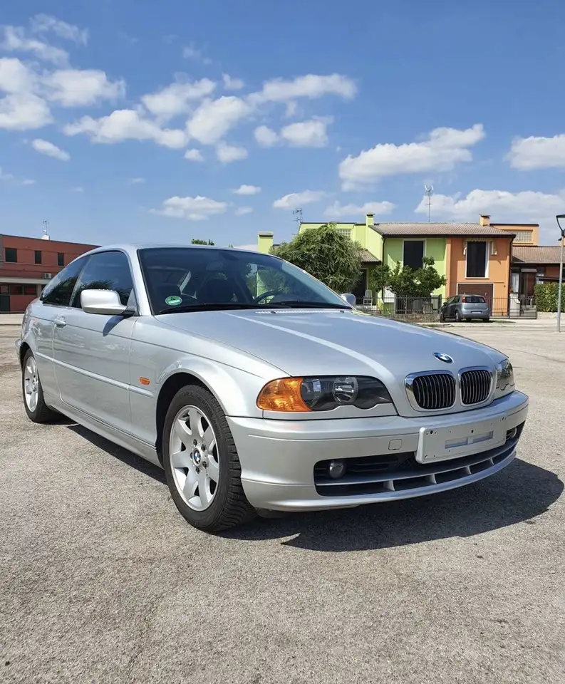 BMW 323i Coupe c/clima auto, foto 2