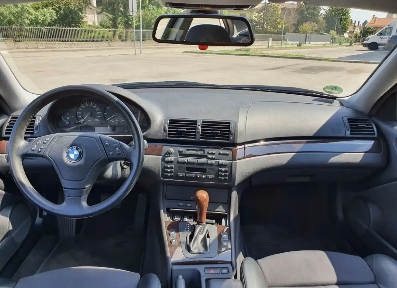 BMW 323i Coupe c/clima auto, foto 5