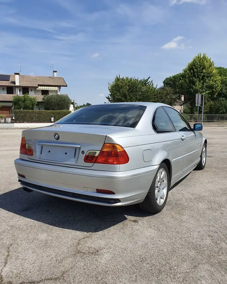 BMW 323i Coupe c/clima auto, foto 3