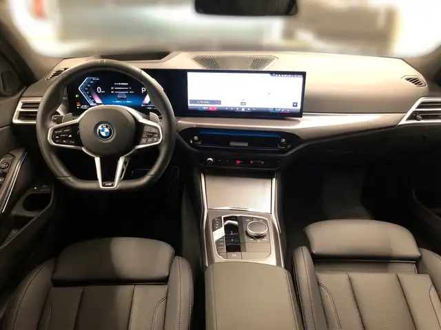 BMW 3 Series view 7