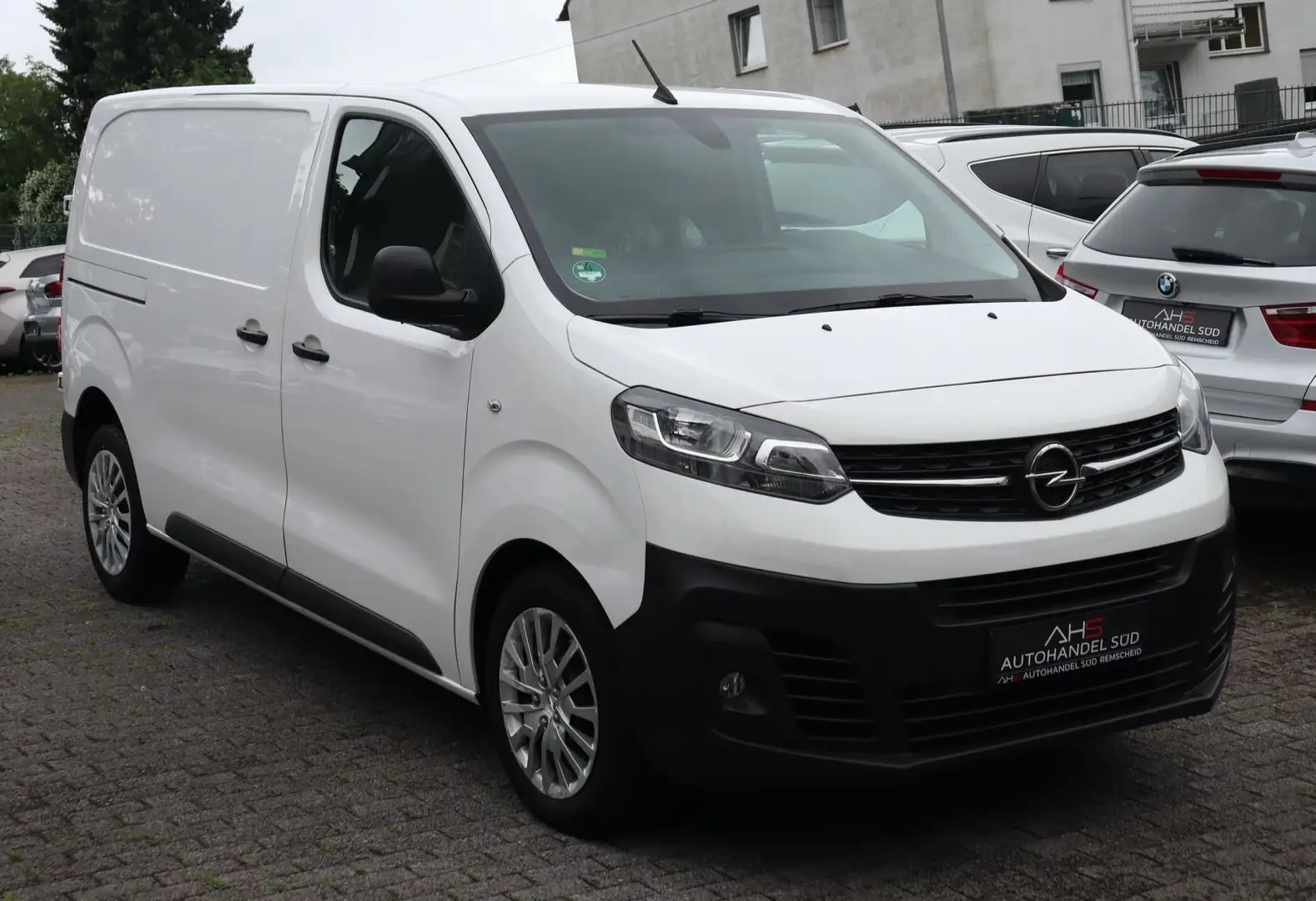 Opel Vivaro Kasten Edition M L2 *PARKPILOT*LEDER* Weiß - 2