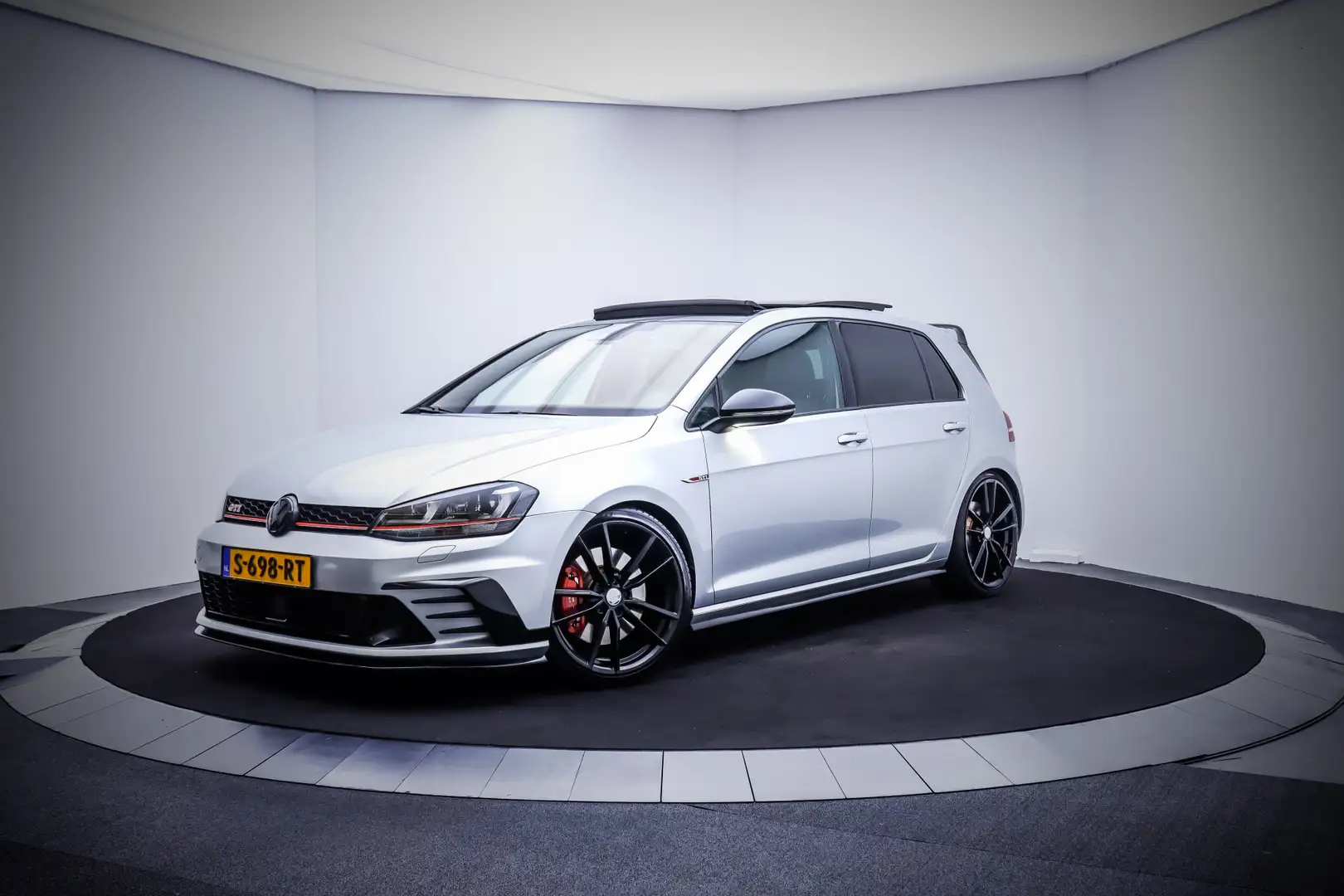 Volkswagen Golf 2.0GTI Dsg Clubsport PANO/XENON/NAVI/APP CONNECT/C Grijs - 2