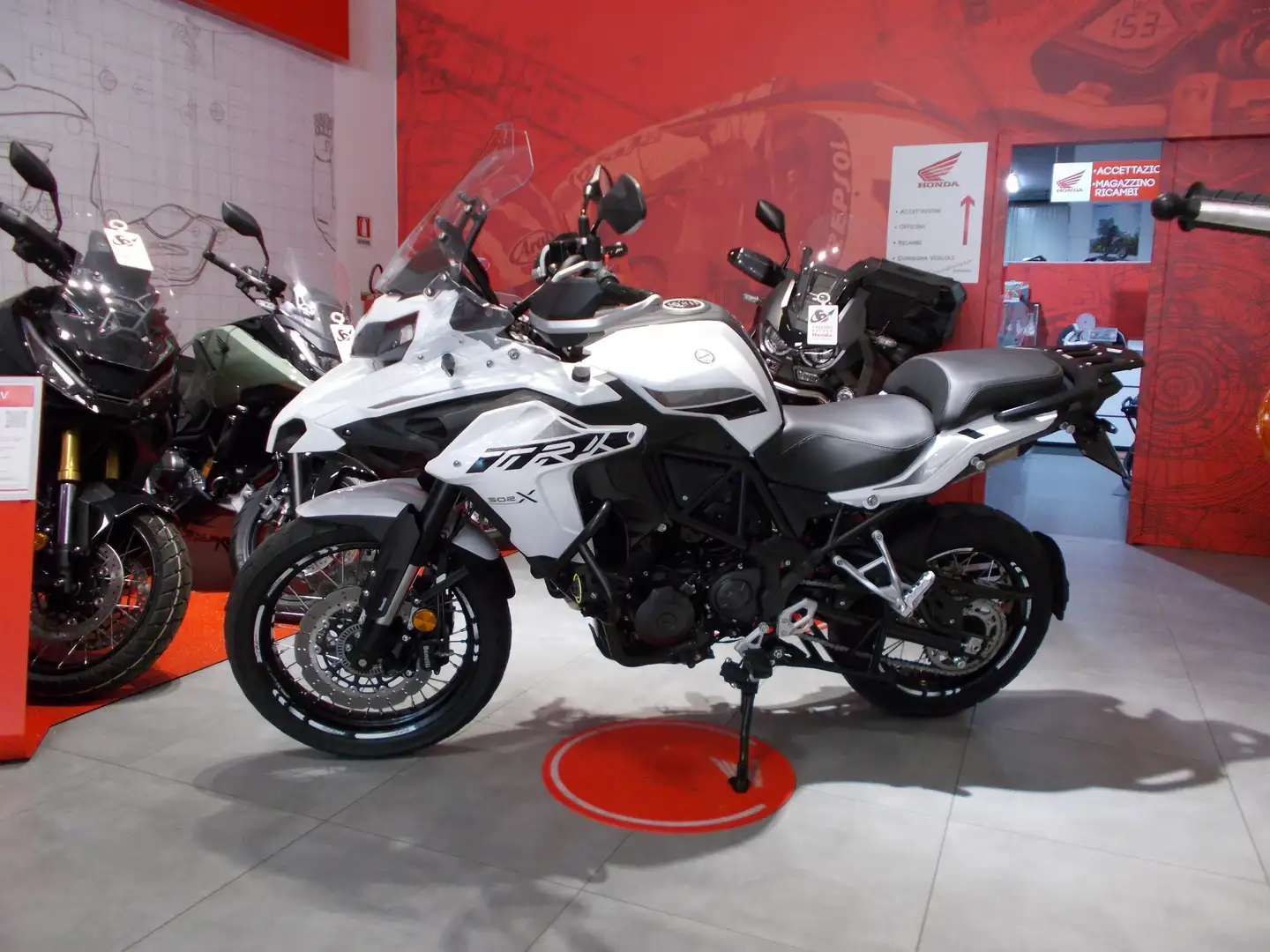 Benelli TRK 502 x Blanc - 2