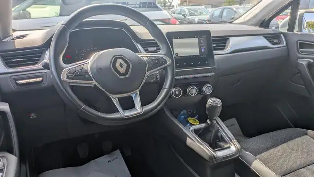 Renault Captur view 4