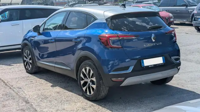 Renault Captur view 3