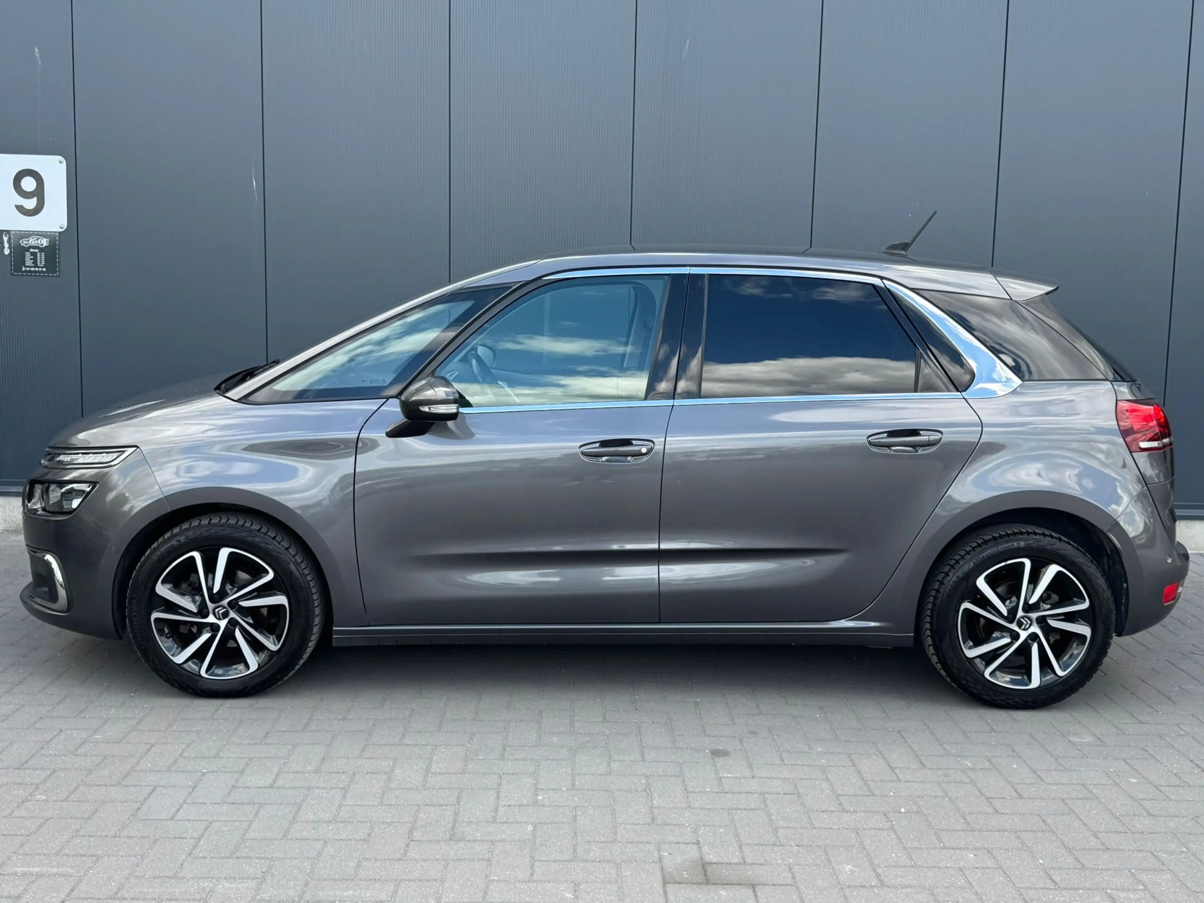 Citroen C4 SpaceTourer 1.5 BlueHDi Business GPS//CARPLAY//CAMERA/GARANTIE — photo 8