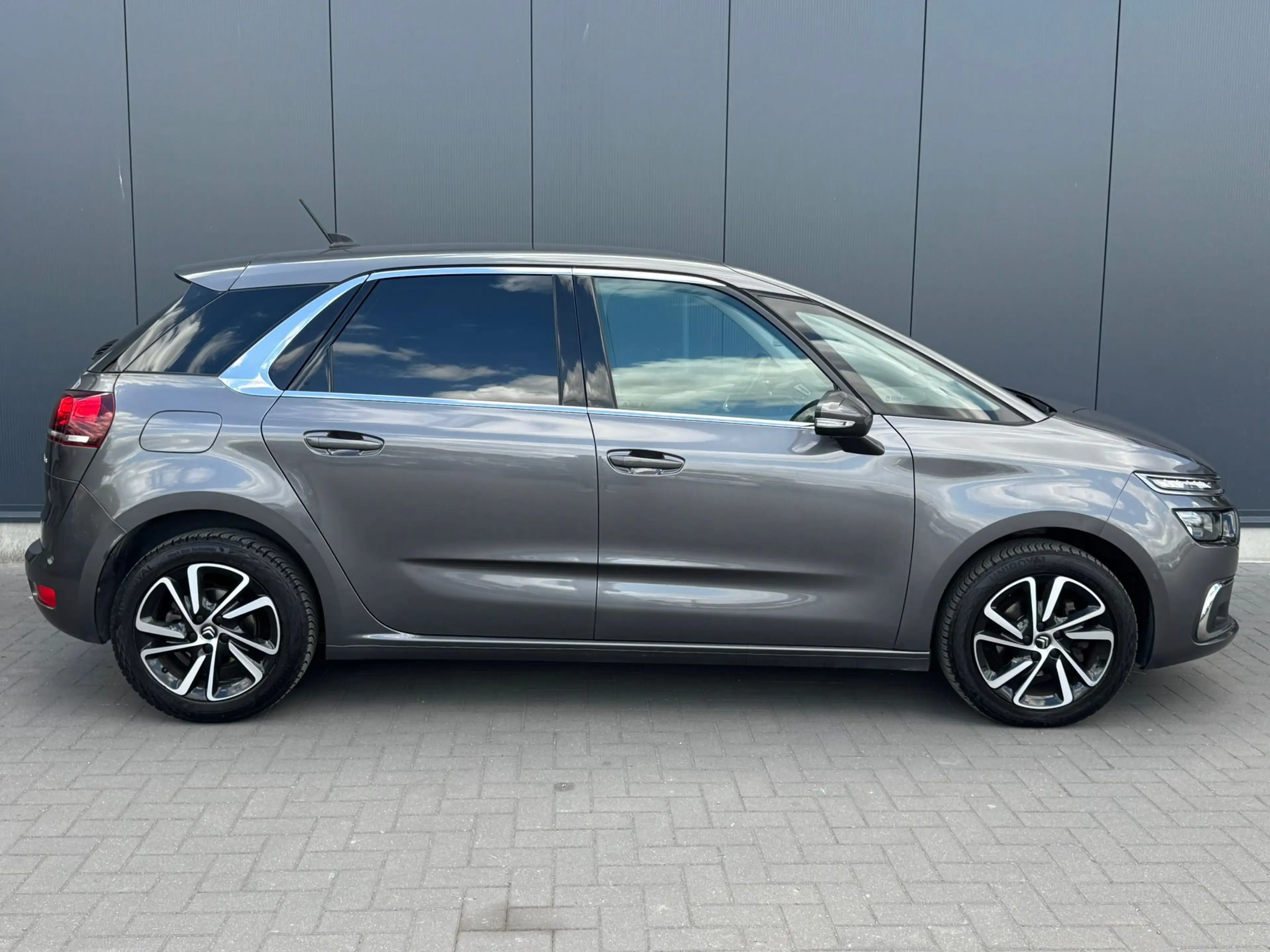 Citroen C4 SpaceTourer 1.5 BlueHDi Business GPS//CARPLAY//CAMERA/GARANTIE — photo 7