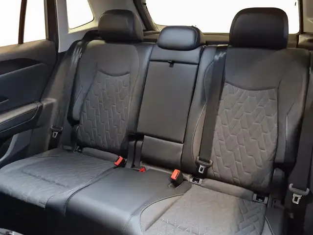 Volkswagen Tiguan view 15