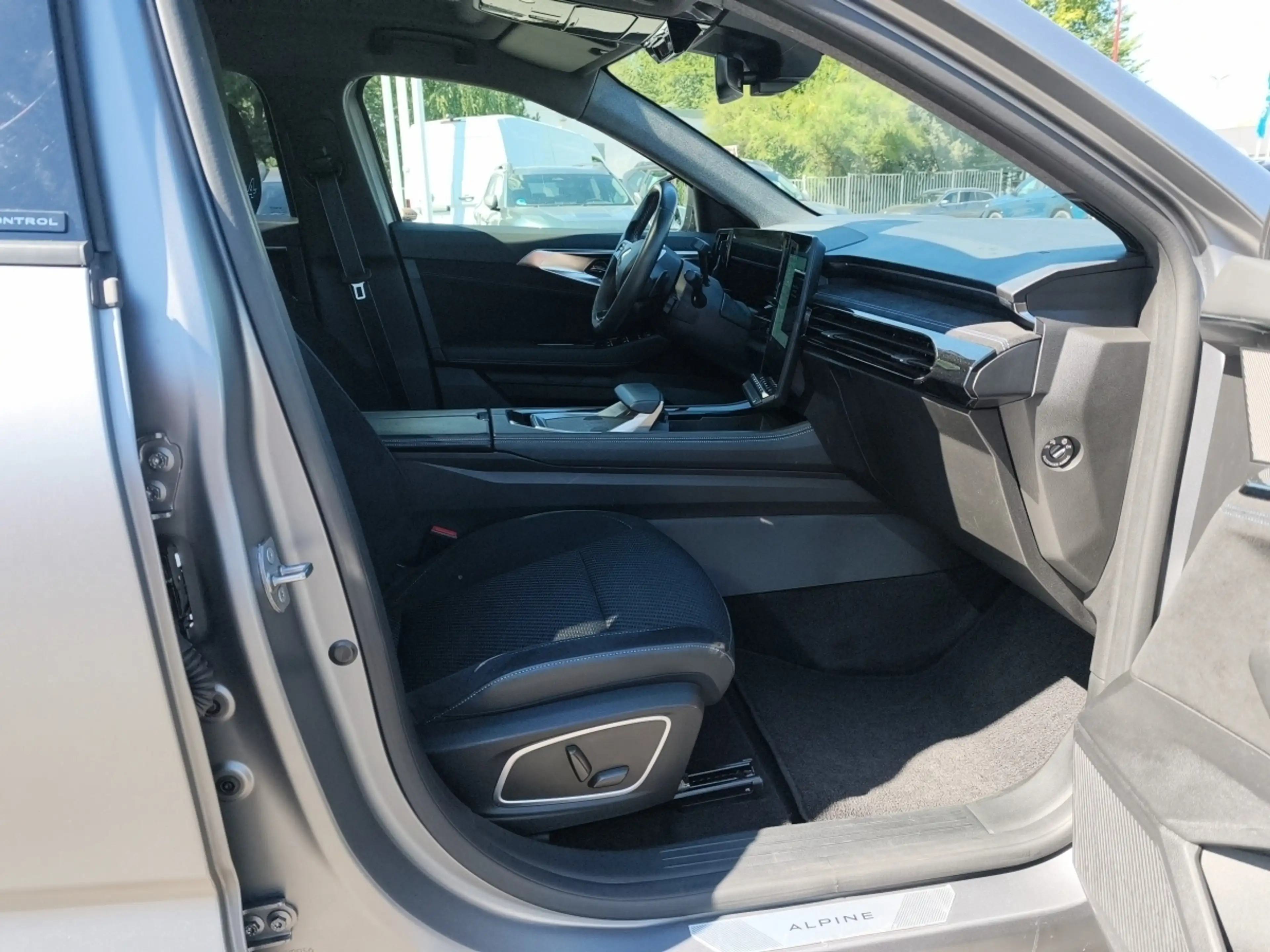 Renault Espace Esprit Alpine E-Tech Hybrid — photo 11