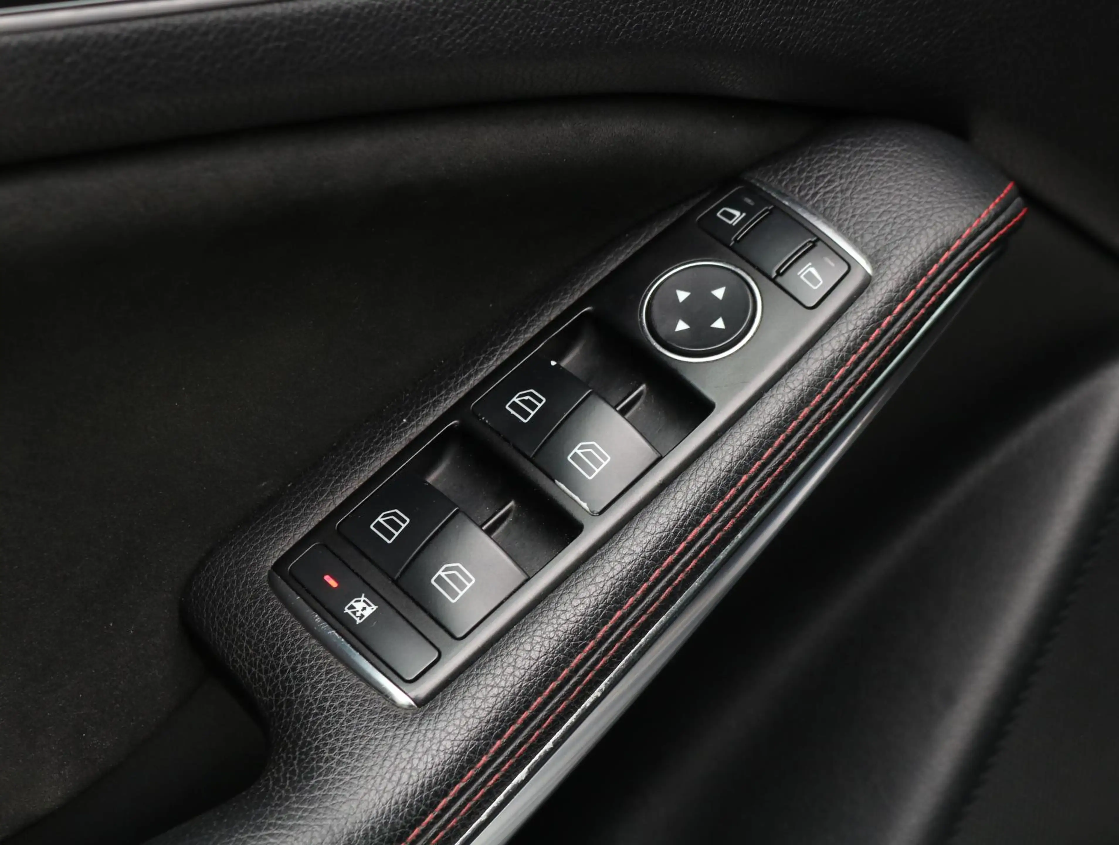 Mercedes-Benz A 200 Ambition AMG Line | Camera | Stoelverwarming — photo 9