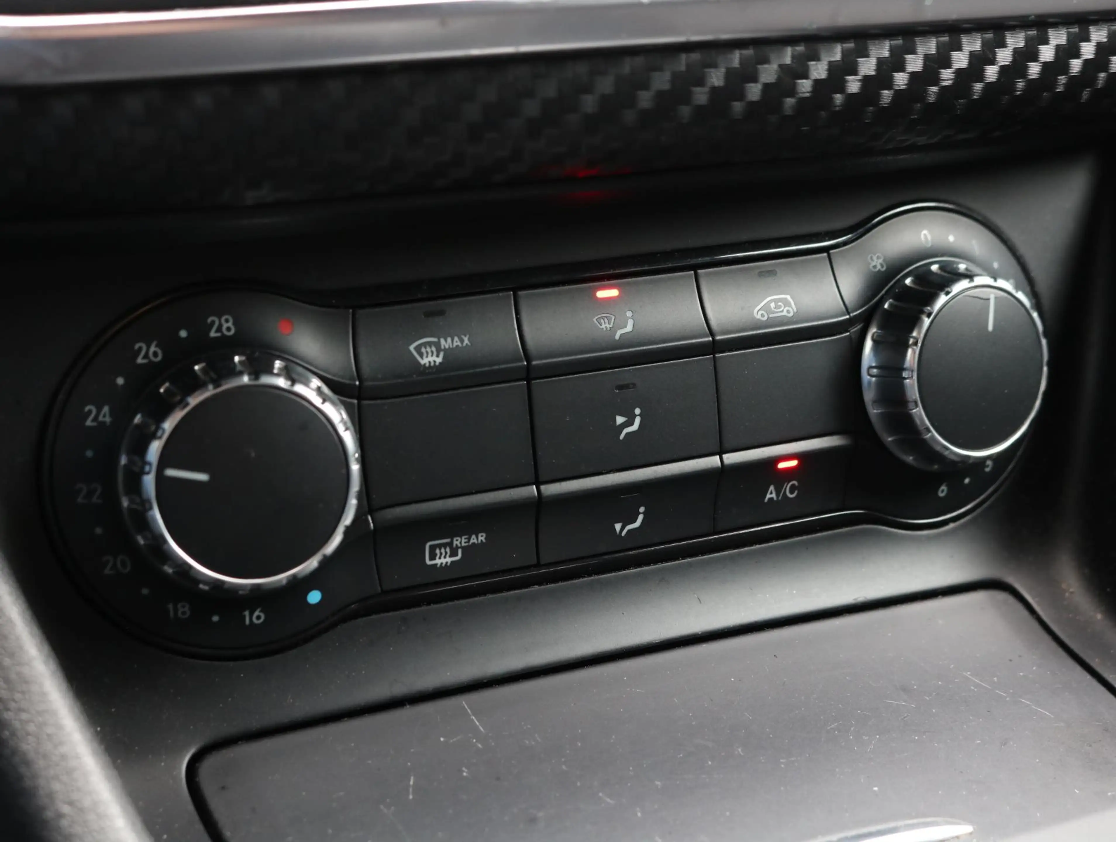 Mercedes-Benz A 200 Ambition AMG Line | Camera | Stoelverwarming — photo 8