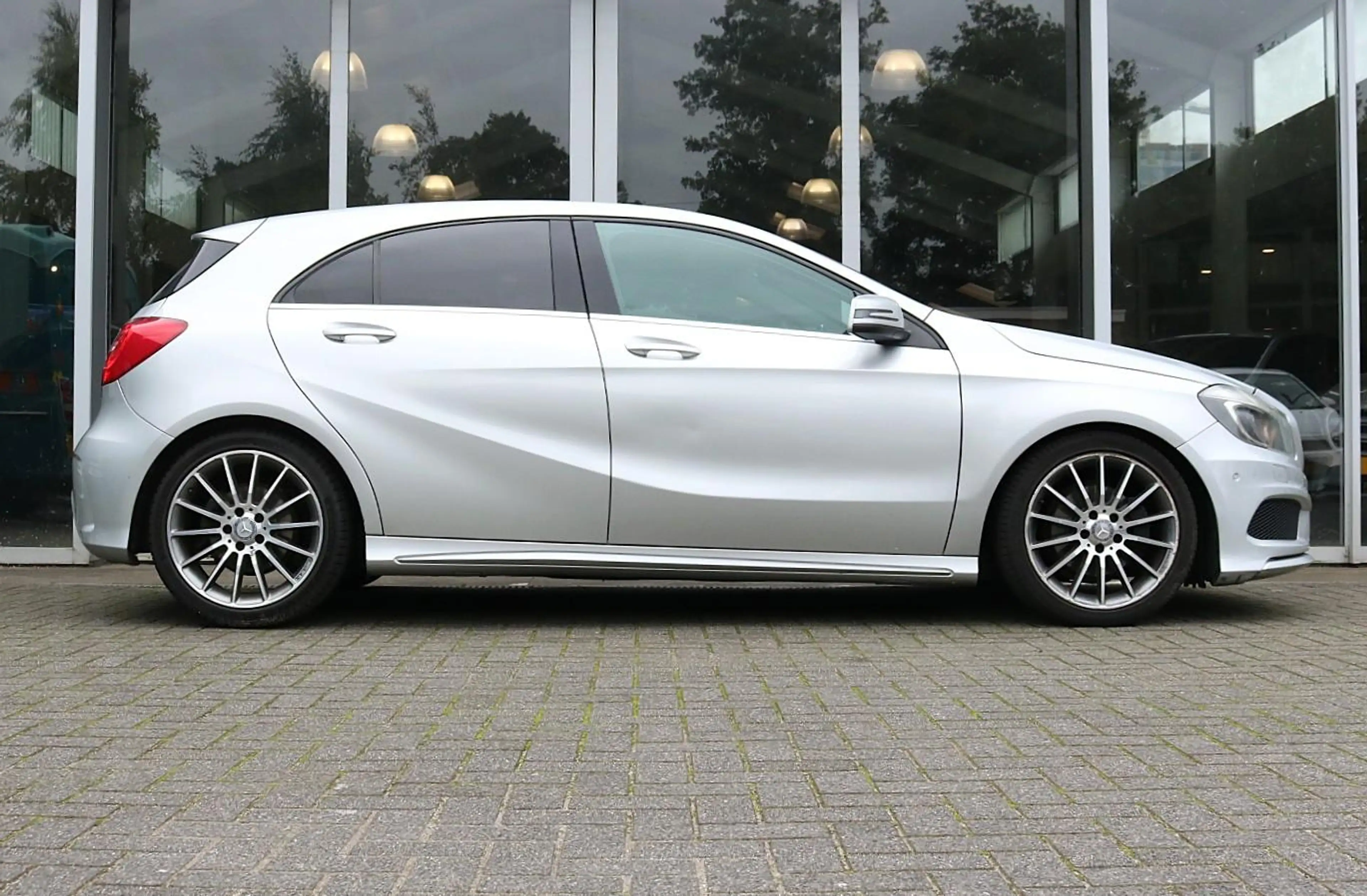 Mercedes-Benz A 200 Ambition AMG Line | Camera | Stoelverwarming — photo 10