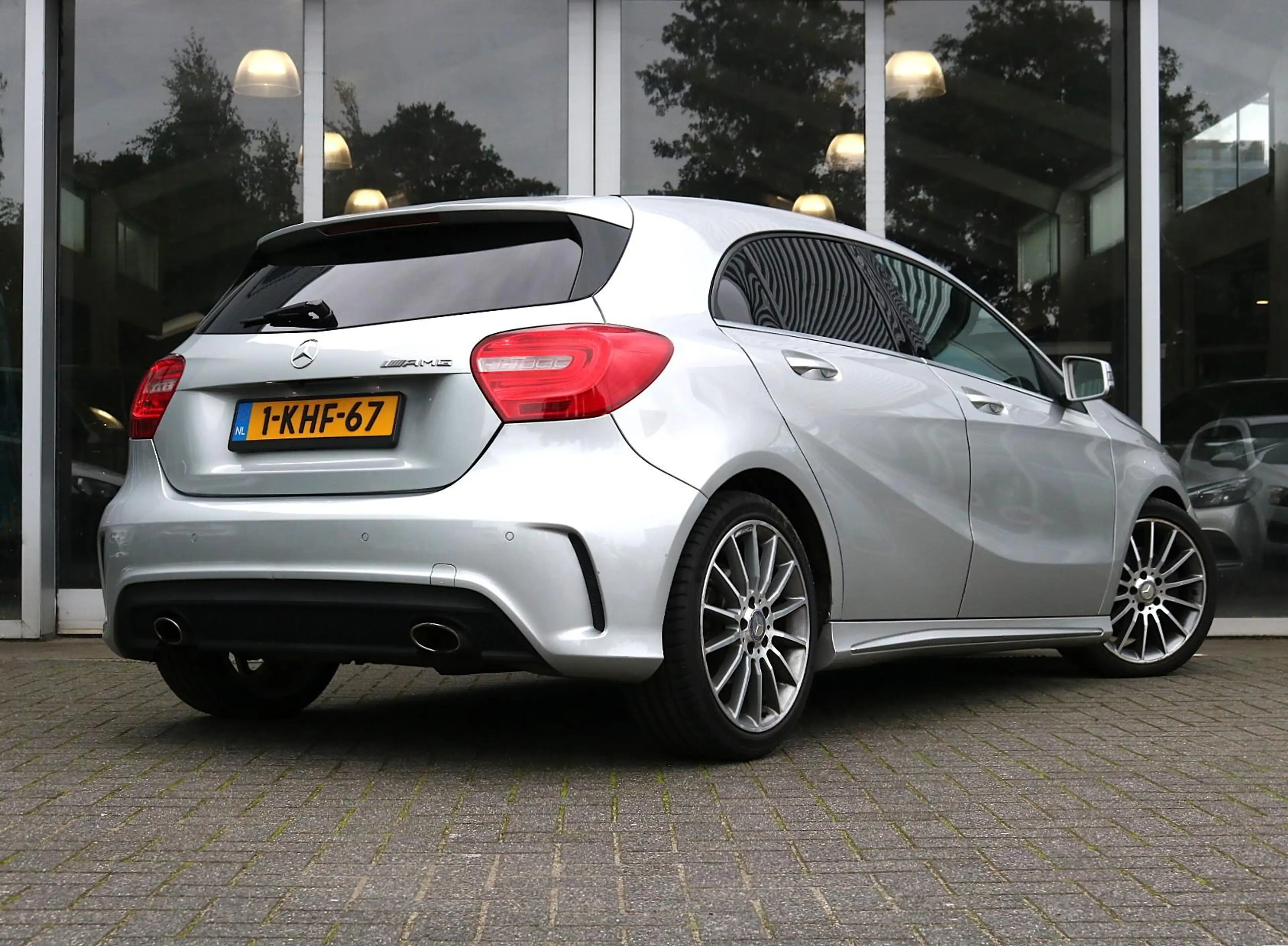Mercedes-Benz A 200 Ambition AMG Line | Camera | Stoelverwarming — photo 11