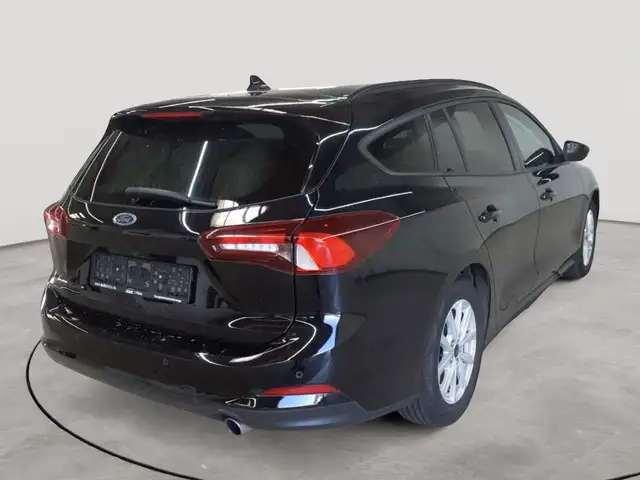 Ford Focus view 4