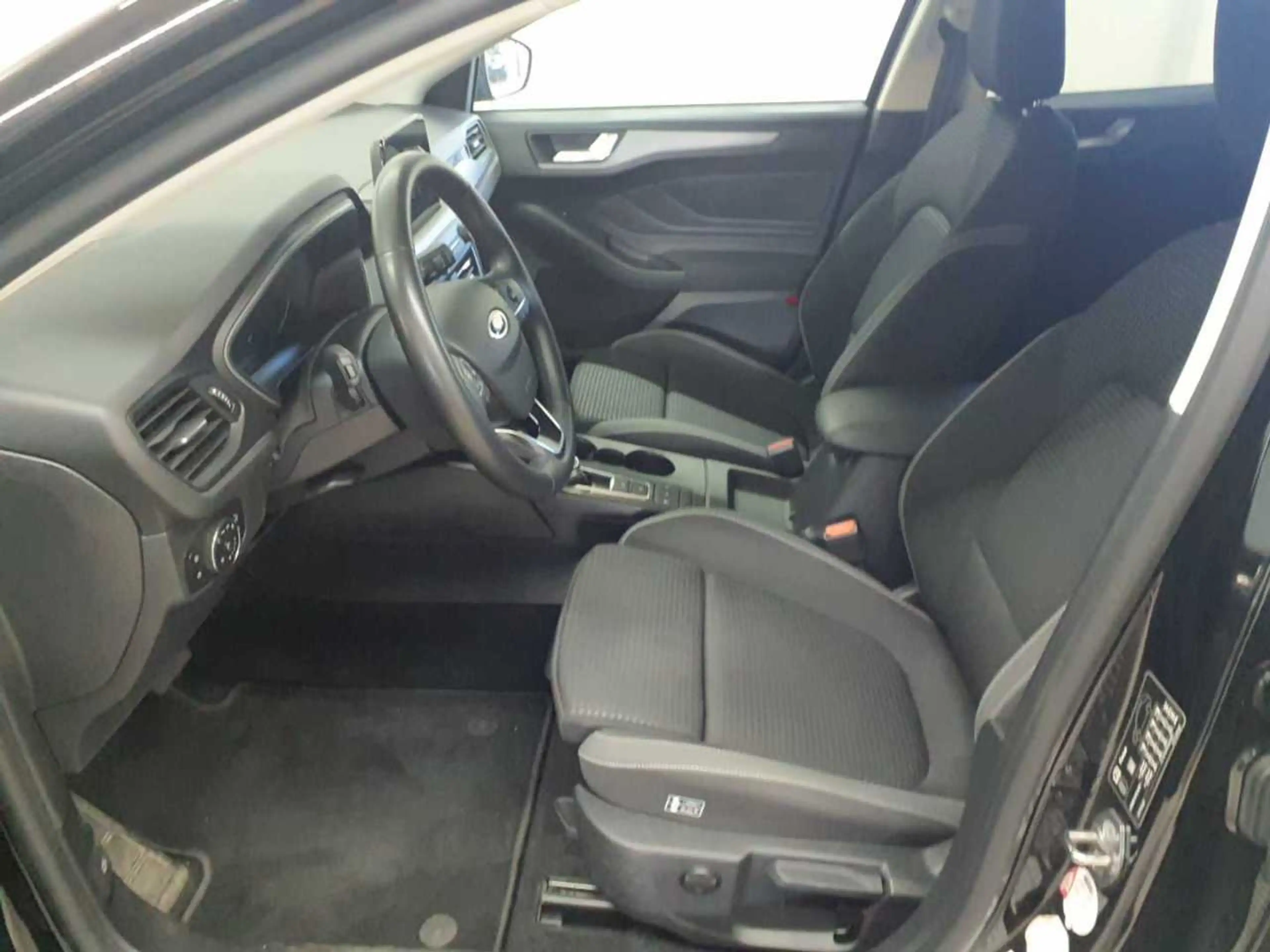 Ford Focus Focus Turnier 1.5 EB Aut. COOL&CONNECT — photo 8