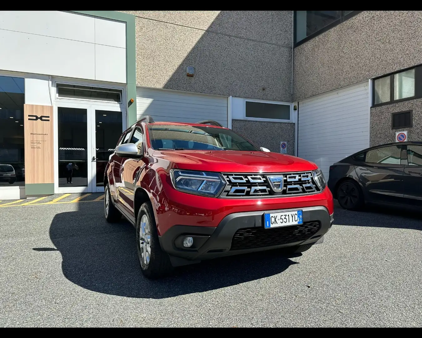 Dacia Duster 1.0 TCE COMFORT GPL 4X2 100CV Rood - 1
