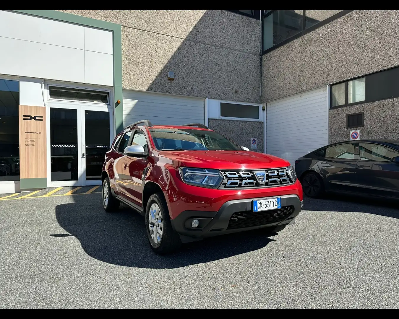 Dacia Duster 1.0 TCE COMFORT GPL 4X2 100CV Rood - 2