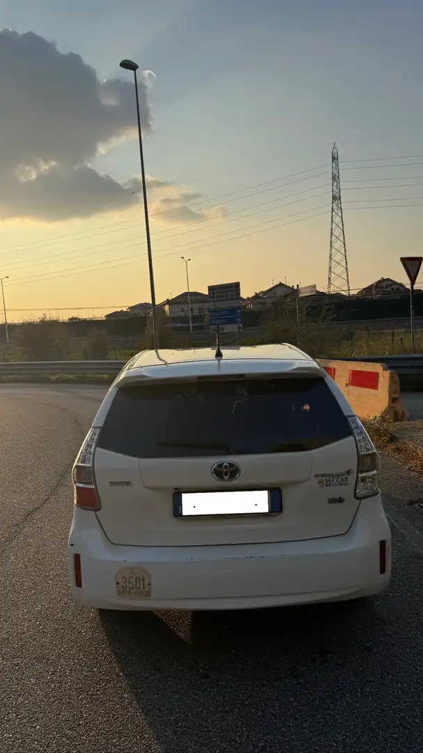 Toyota Prius+ 1.8h Lounge ecvt Biały - 2