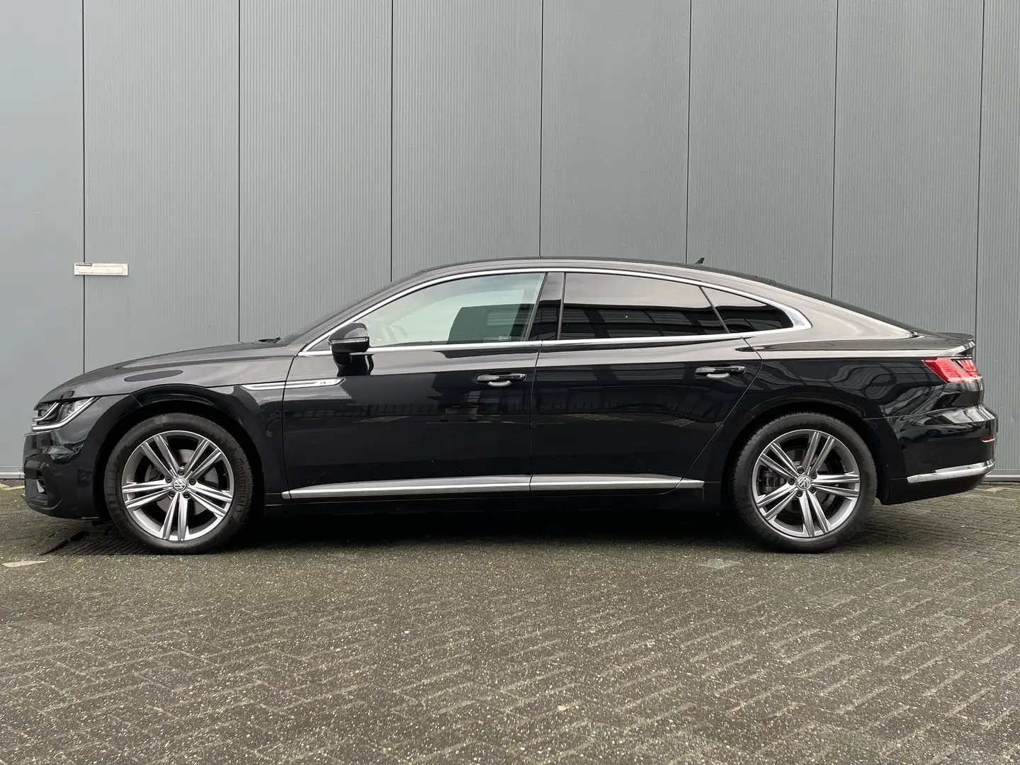 Volkswagen Arteon Business R 1.5 TSI 150pk Automaat | Led | Leder | Noir - 2