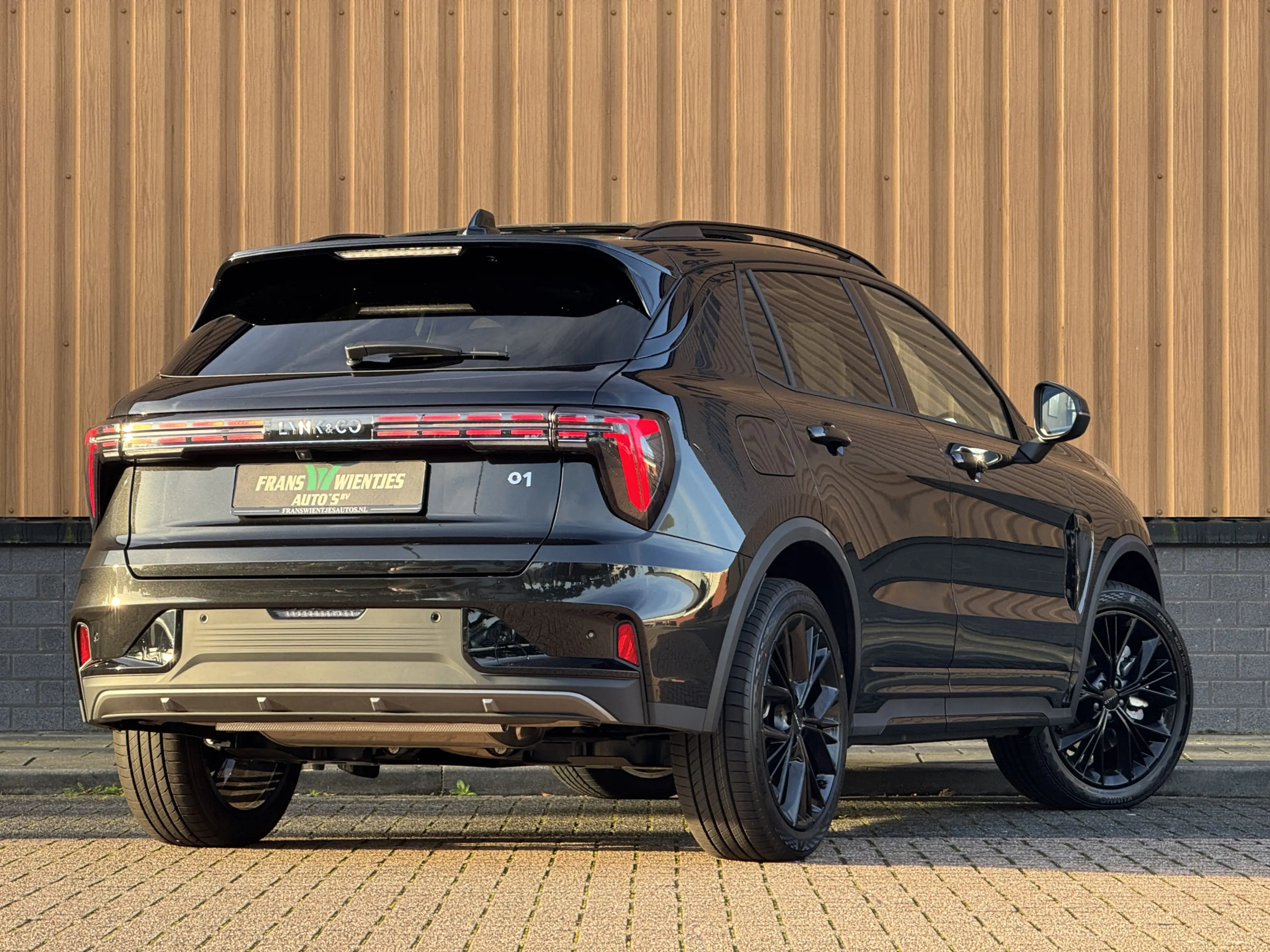 Lynk & Co 01 1.5 More | Panoramadak | Leder | 360° Camera | 20" — photo 5