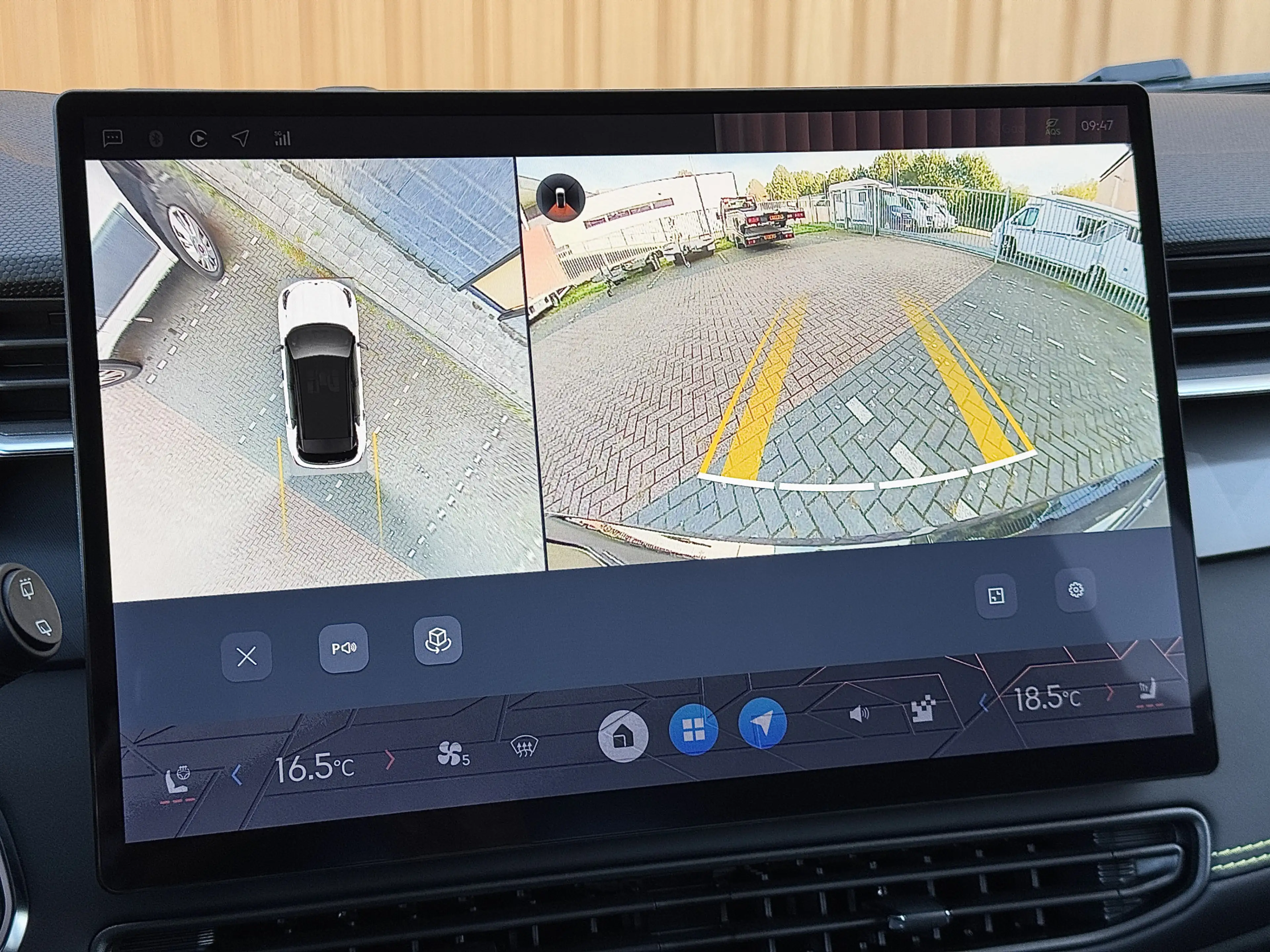 Lynk & Co 01 1.5 More | Panoramadak | Leder | 360° Camera | 20" — photo 14