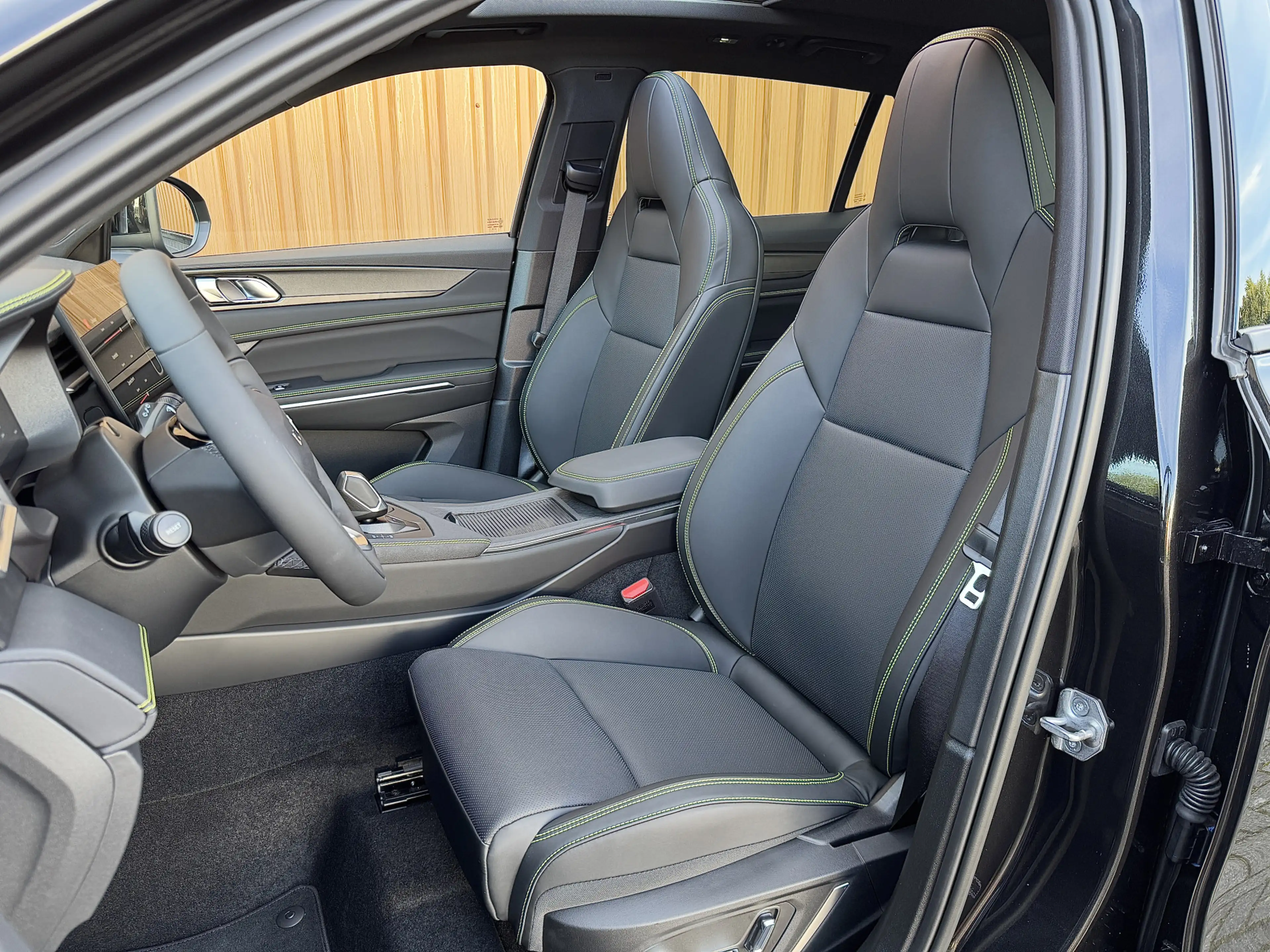 Lynk & Co 01 1.5 More | Panoramadak | Leder | 360° Camera | 20" — photo 10