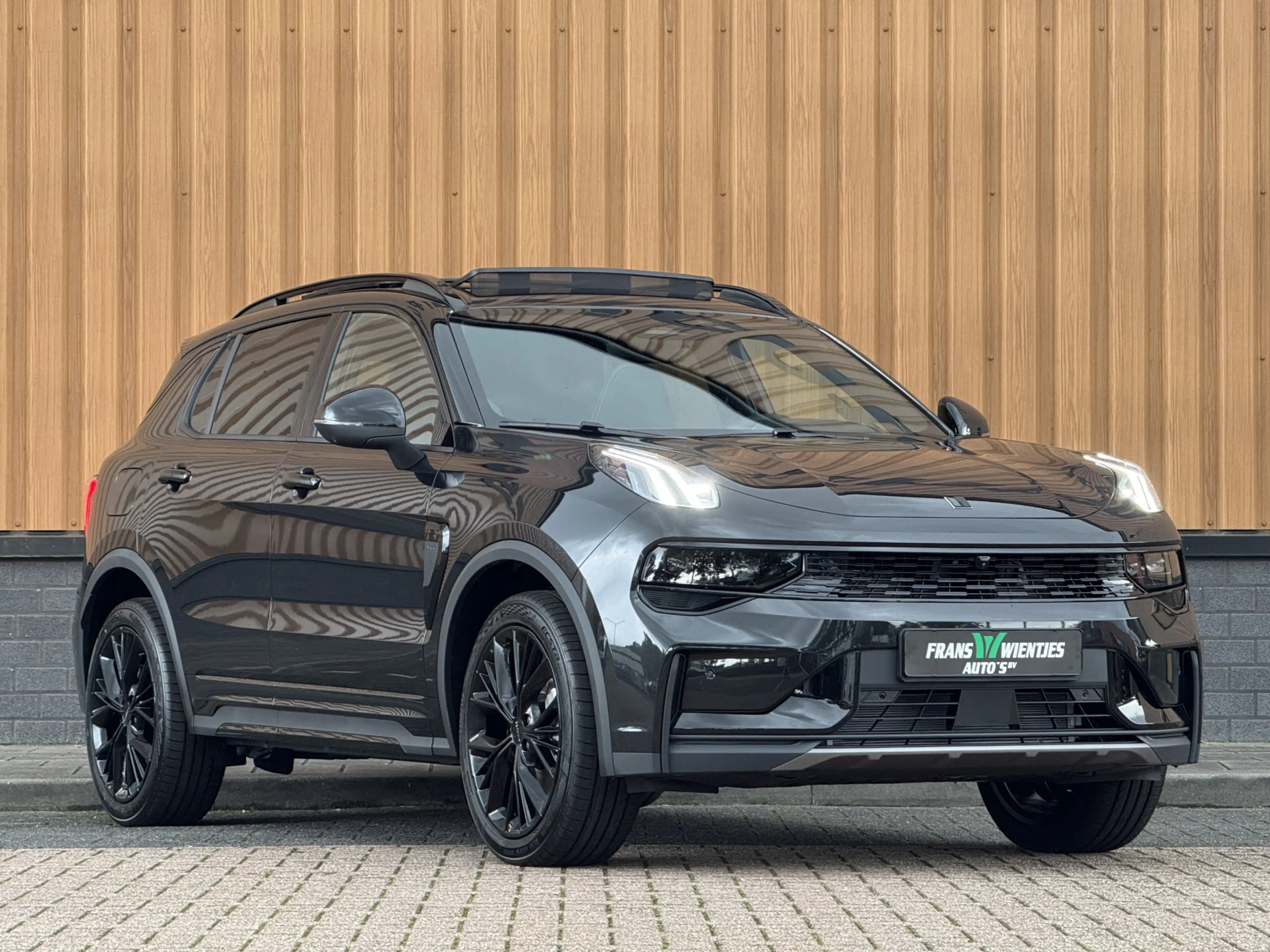 Lynk & Co 01 1.5 More | Panoramadak | Leder | 360° Camera | 20" — photo 3